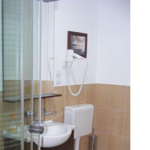 Quadruple Room - Photo 1