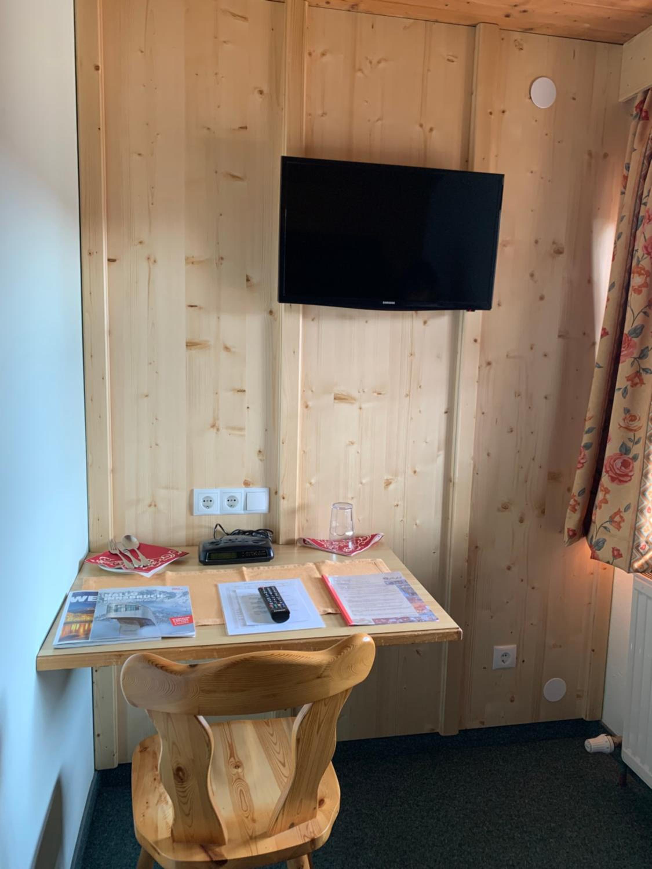 Small Single Room photo 3