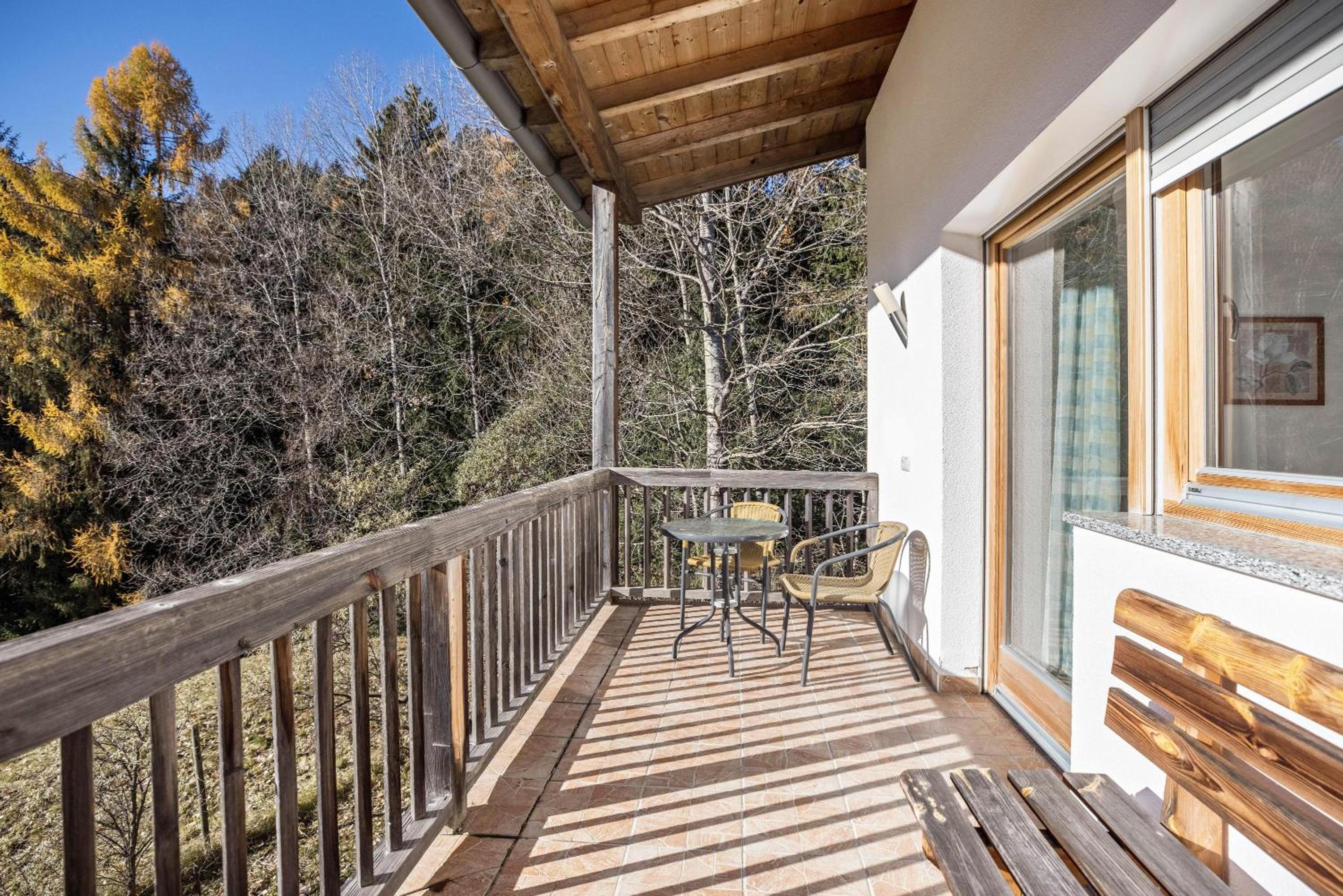 Two-Bedroom Deluxe Apartment with Garden View photo 2