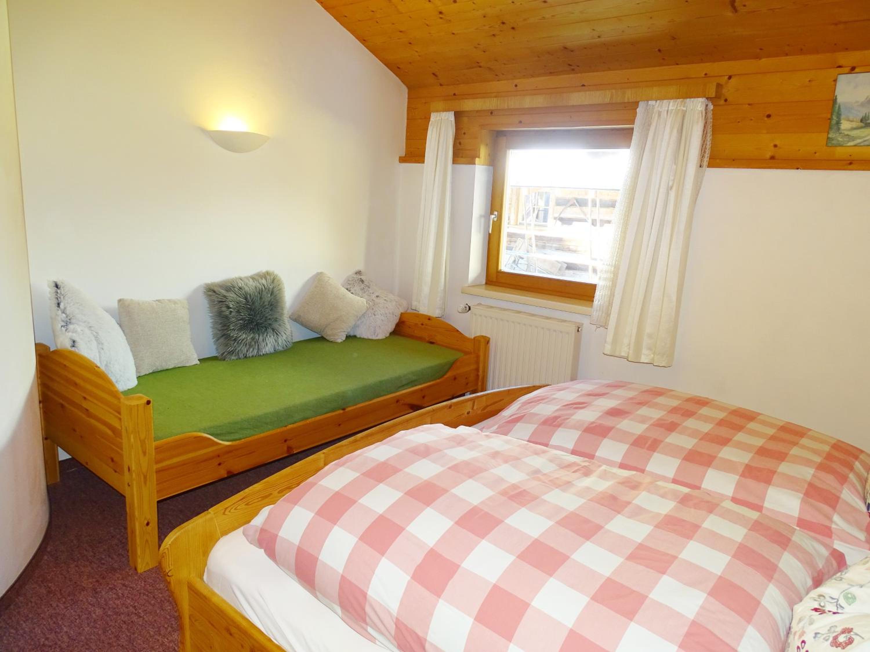 Large Standard One-Bedroom Apartment with Balcony photo 2