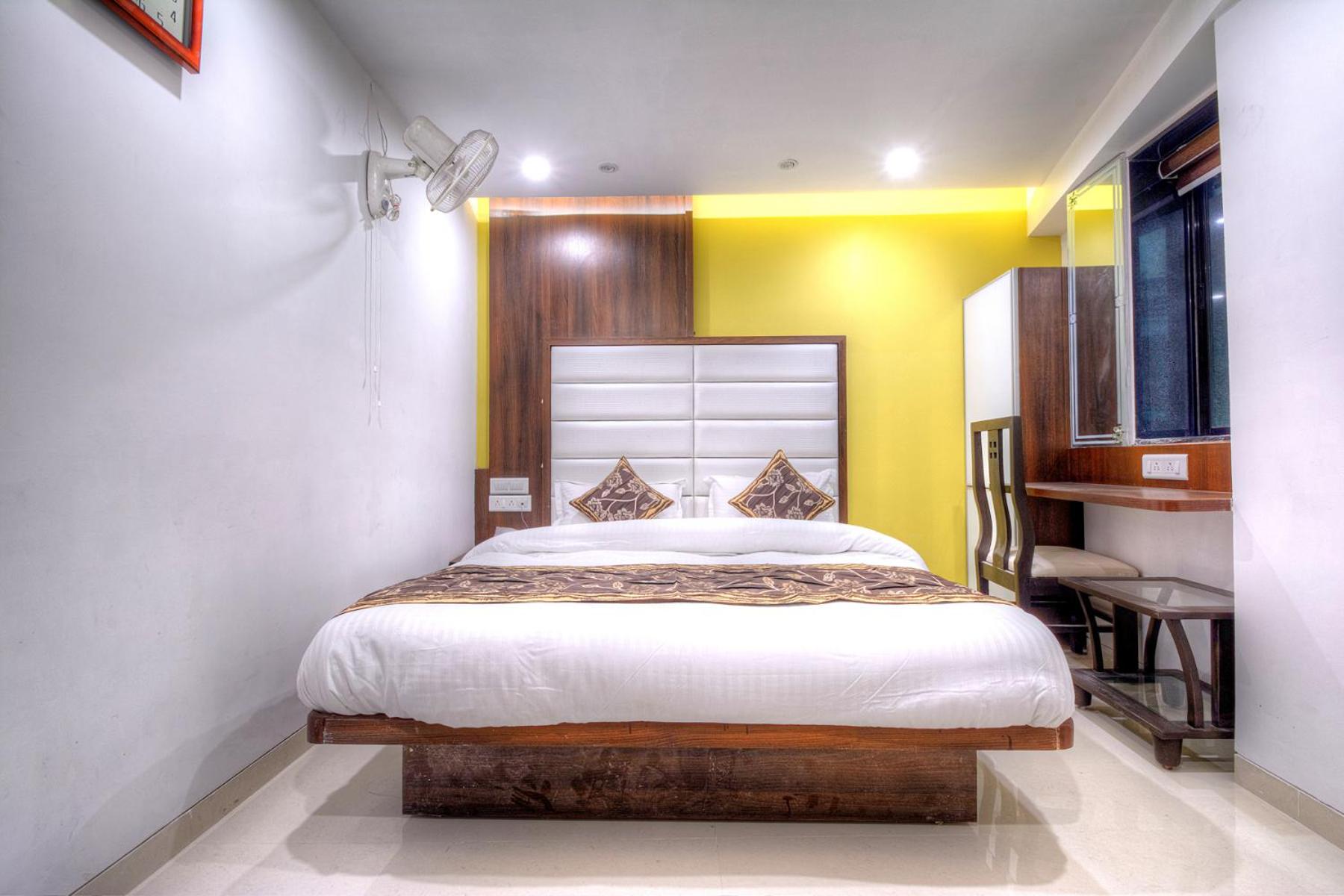 Deluxe Double Room - Photo 19