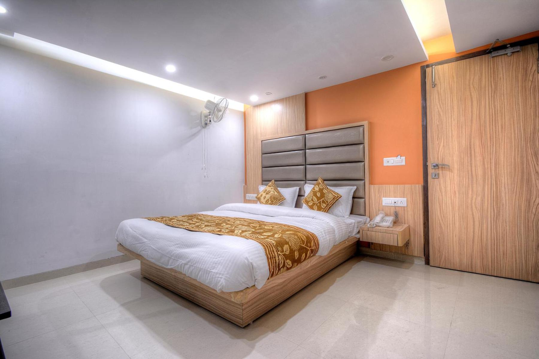 Deluxe Double Room - Photo 18