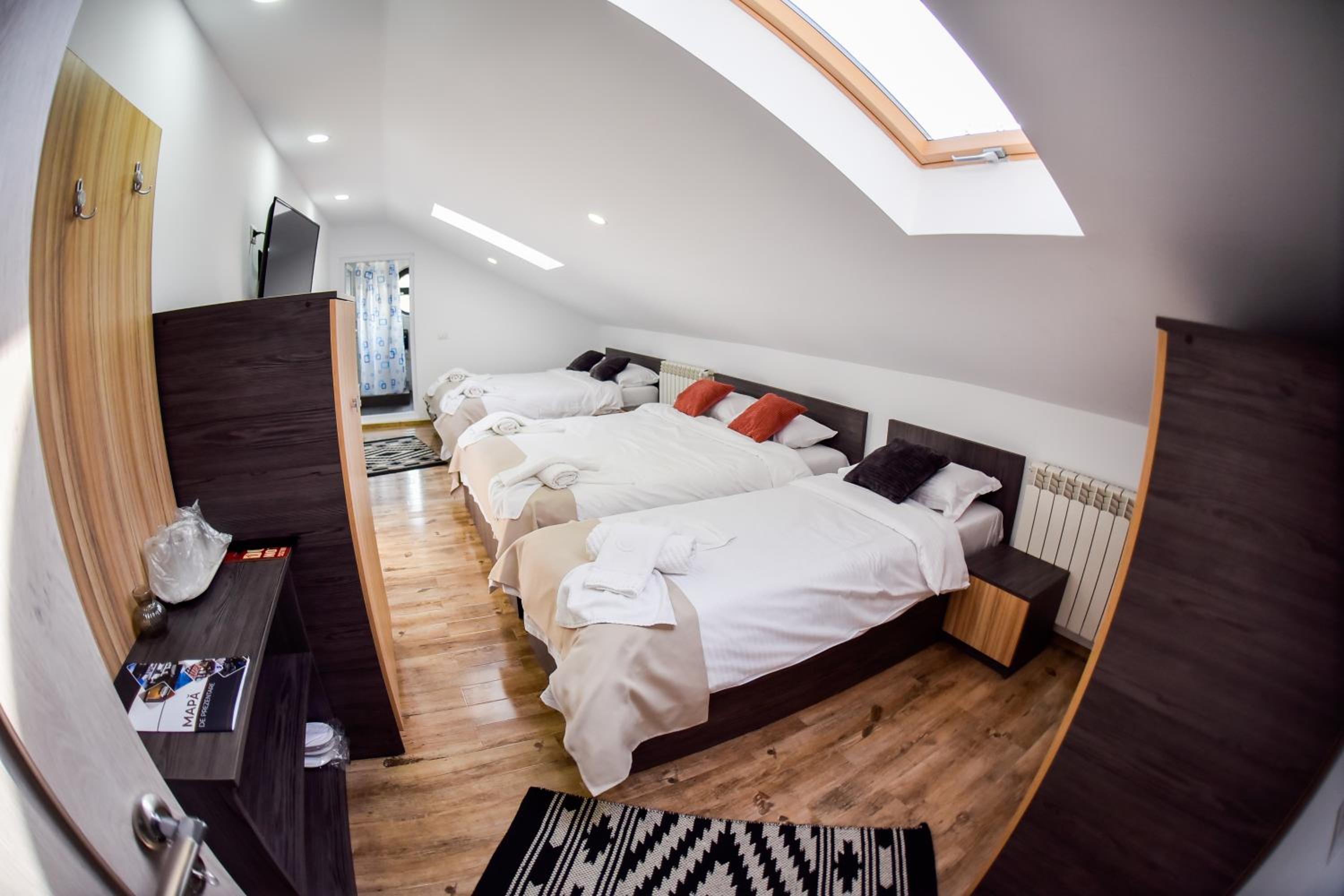 Deluxe Family Room photo 1