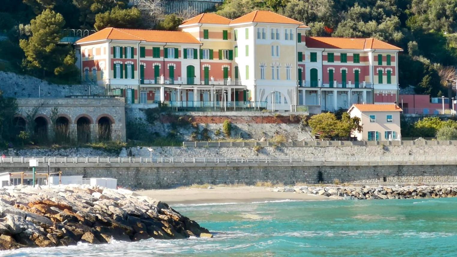 Double or Twin Room with Sea View - Photo 2