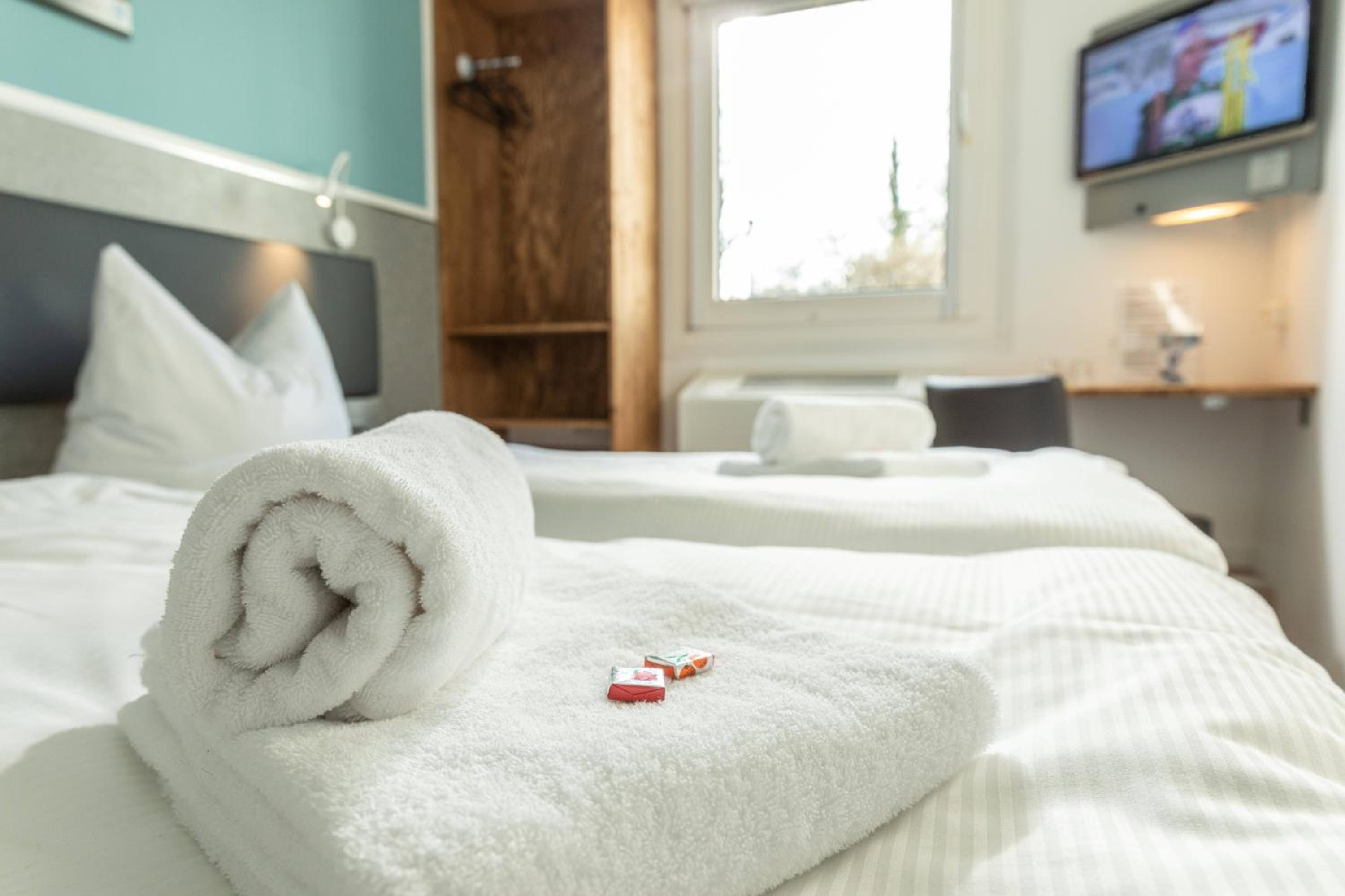 Deluxe Twin Room - Photo 3