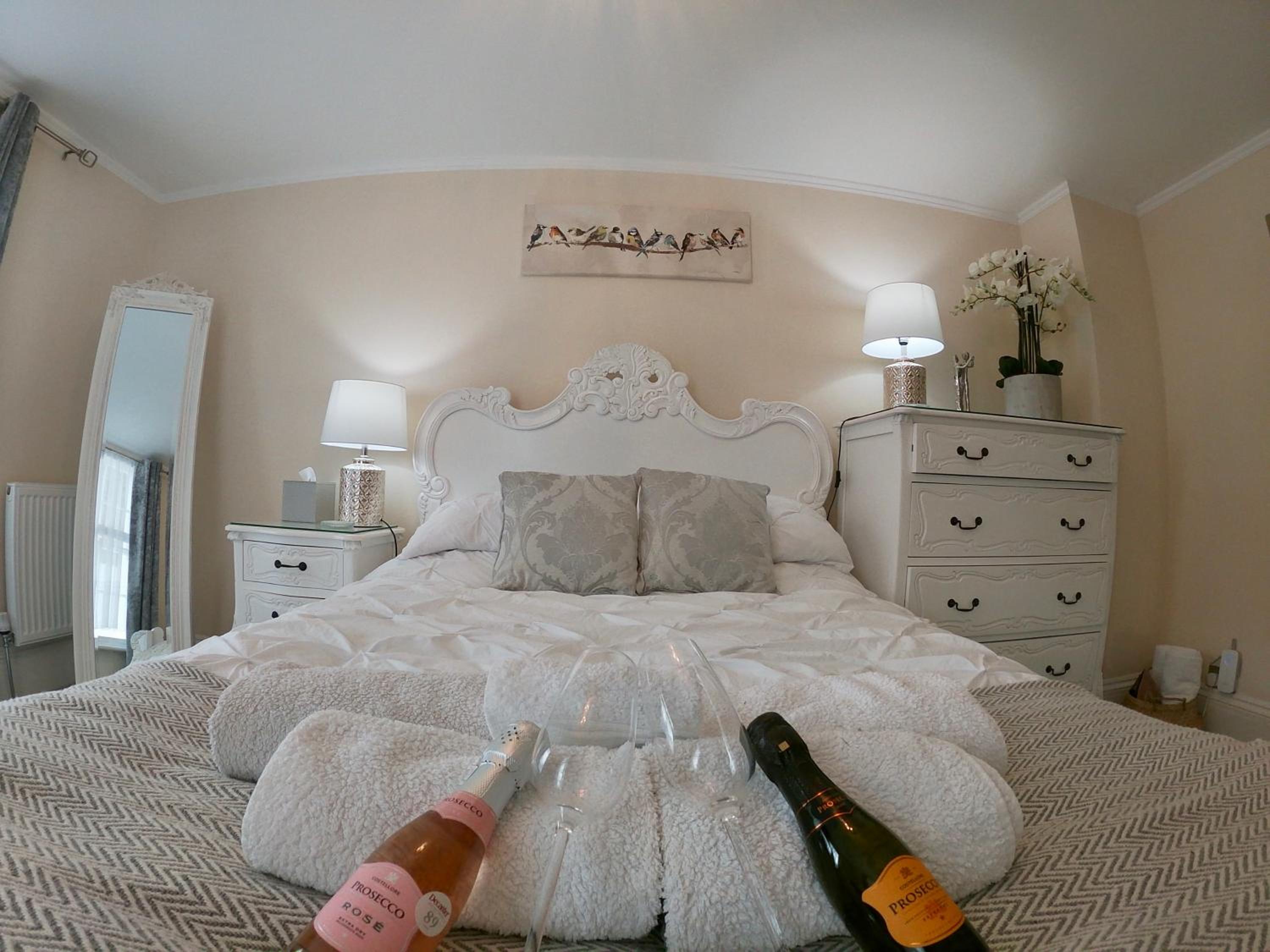 One-Bedroom Apartment - Photo 22