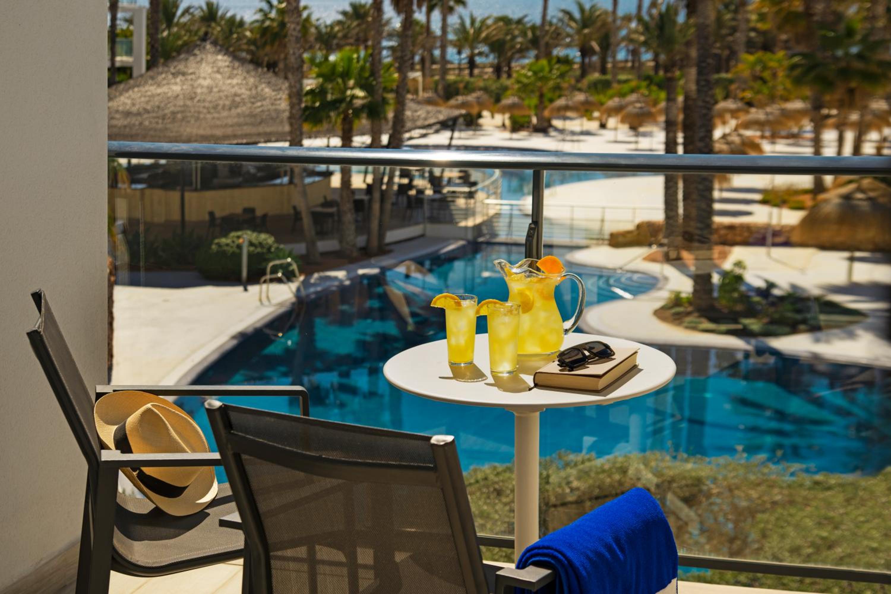  Deluxe Double Room with Side Sea View - Photo 5
