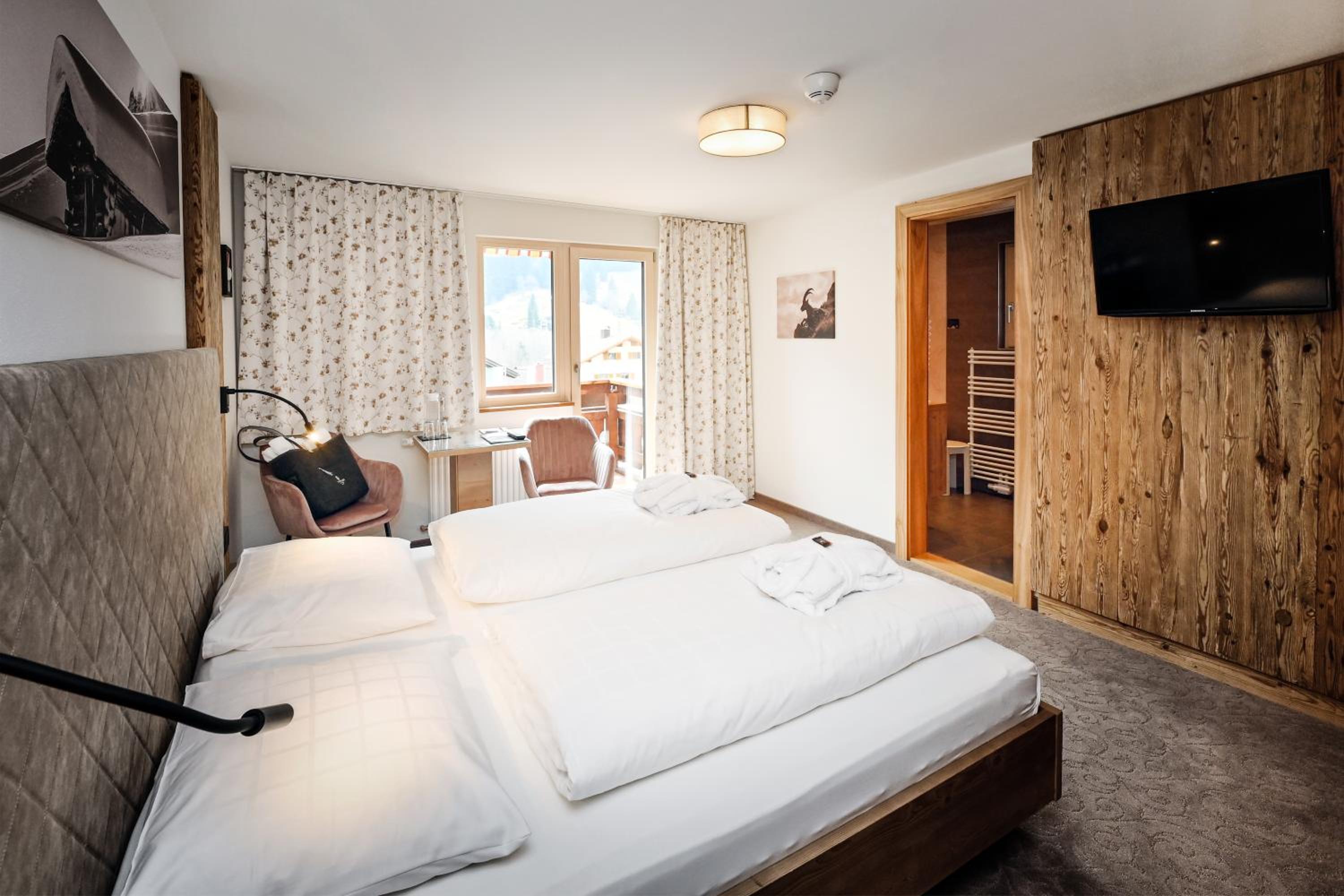 Double Room with Balcony photo 2