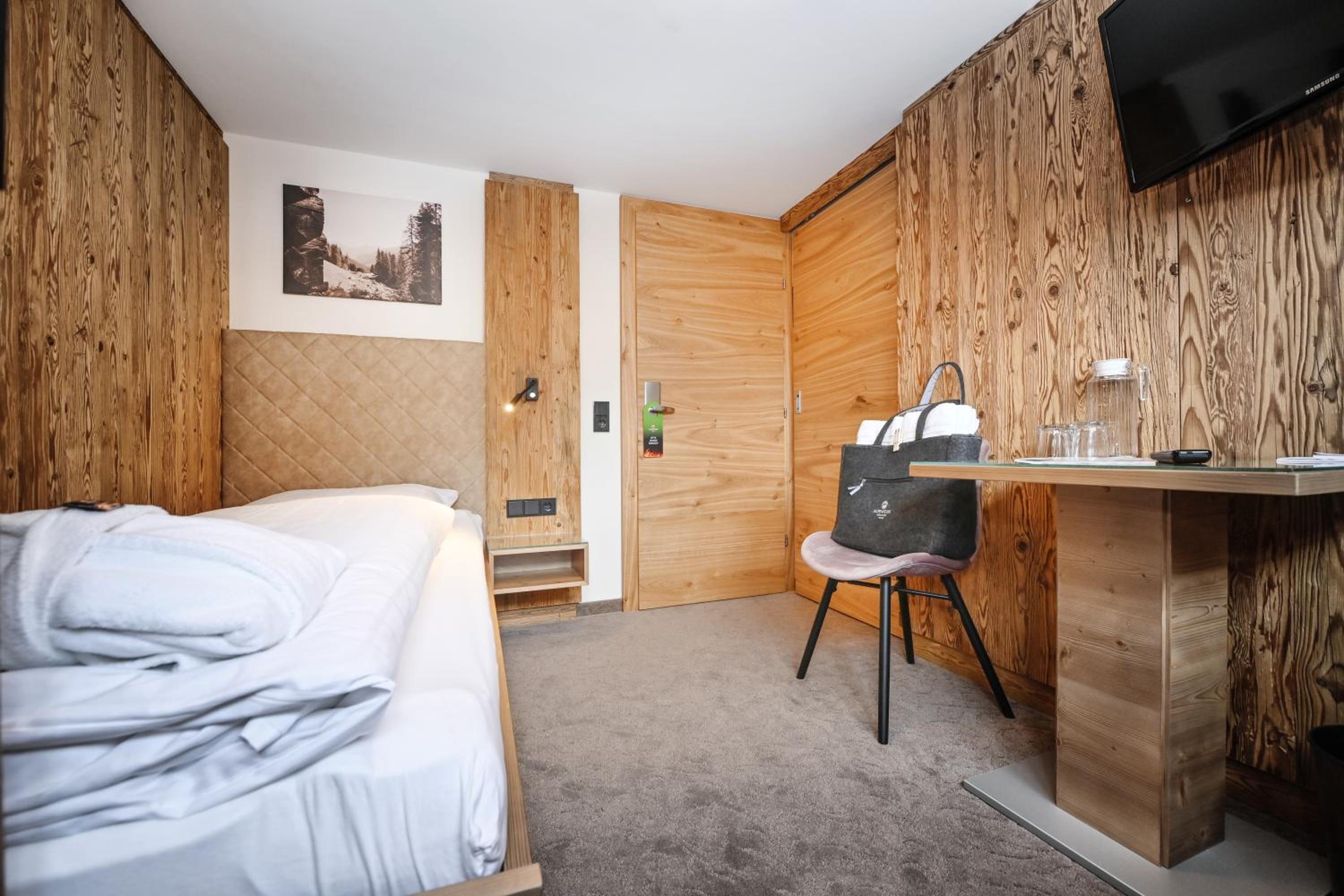 Comfort Triple Room photo 3