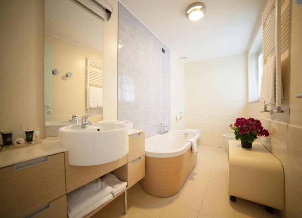Suite with Sea View