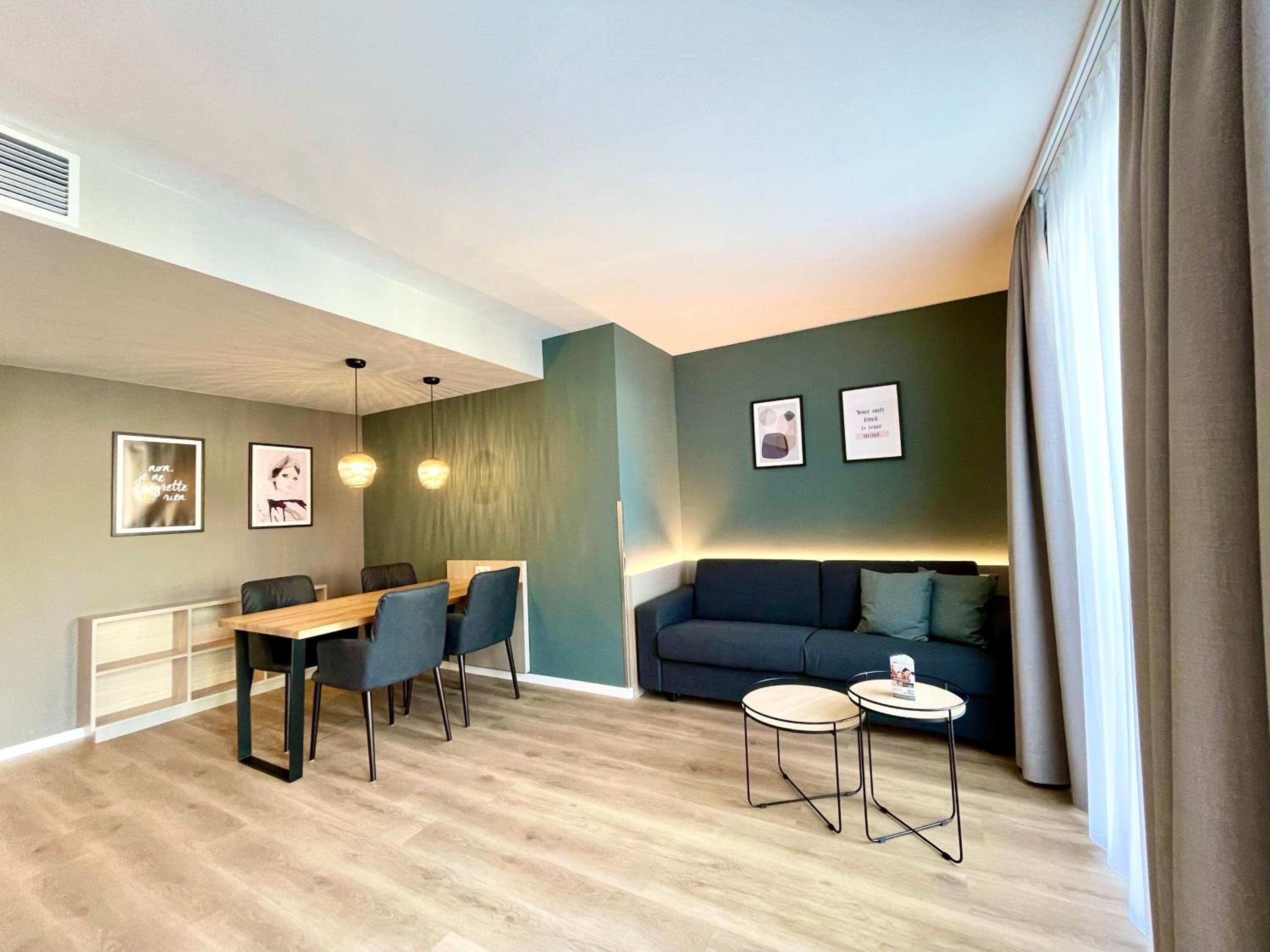 Apartment with Balcony - Photo 3