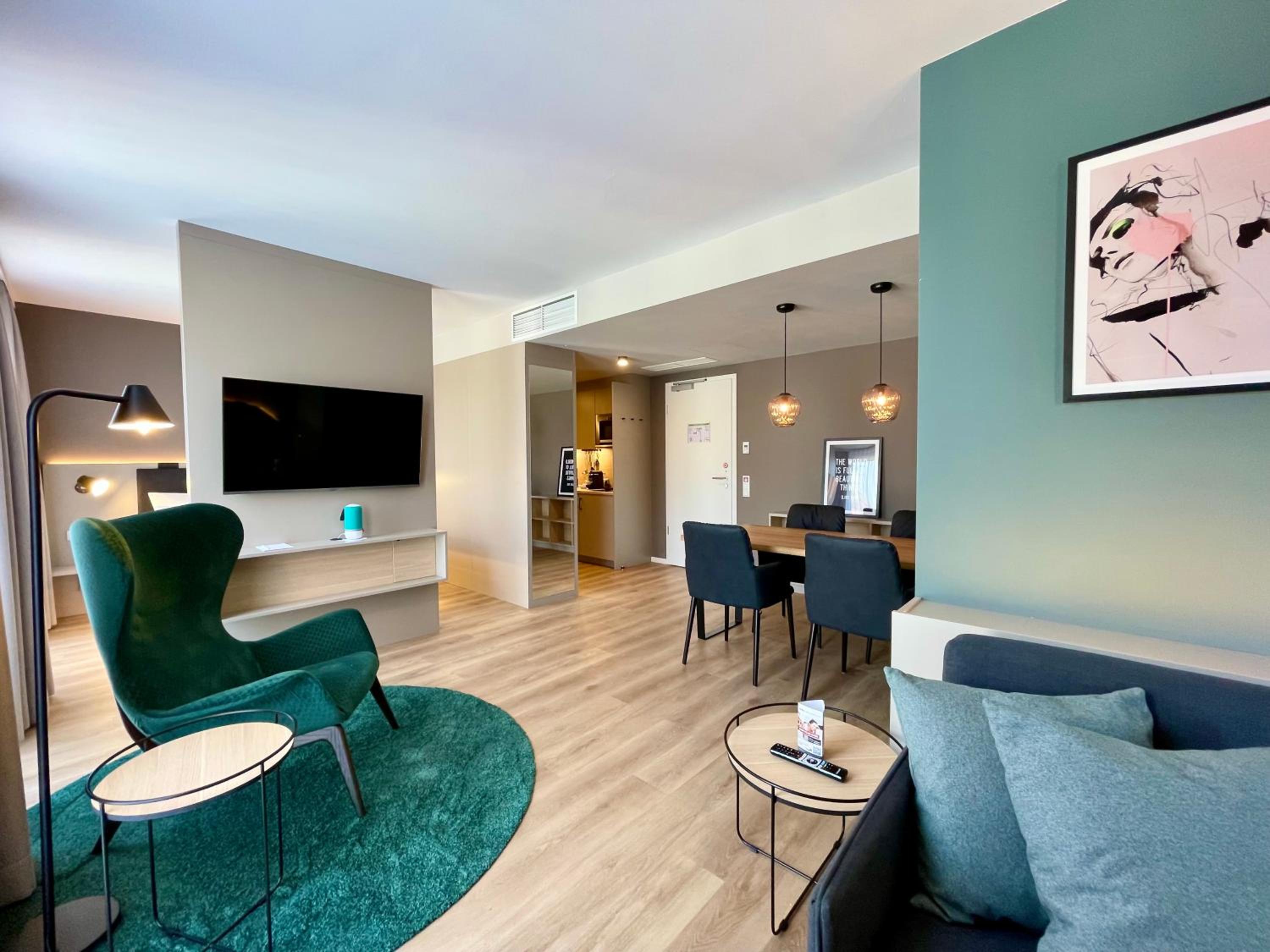Apartment with Terrace - Photo 4