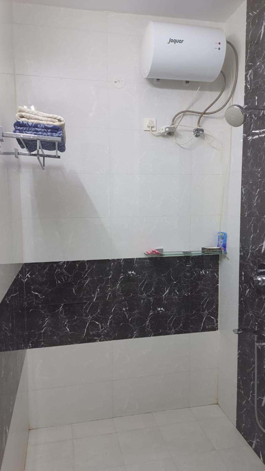 Deluxe Room - Photo 13