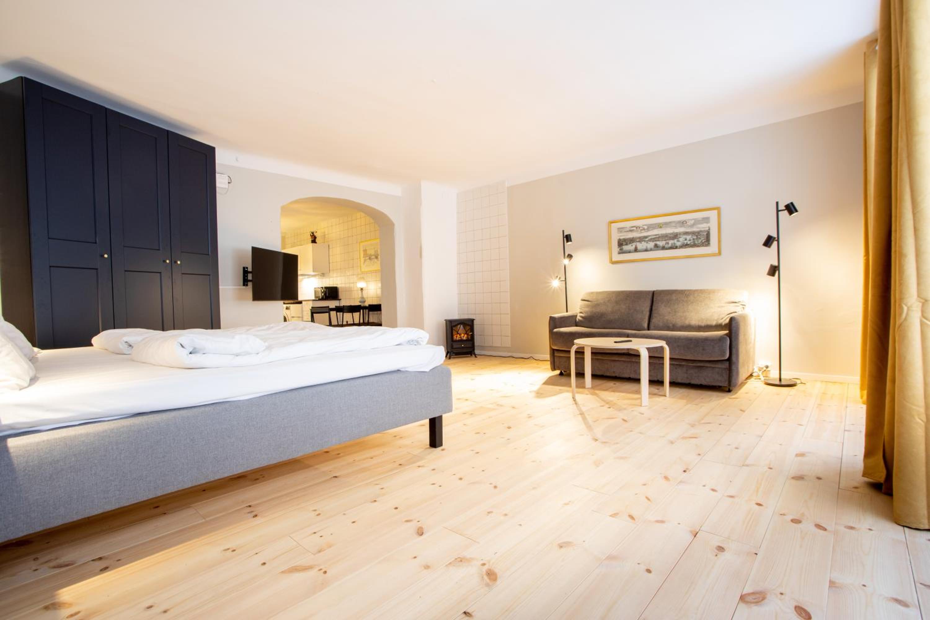 Studio Apartment