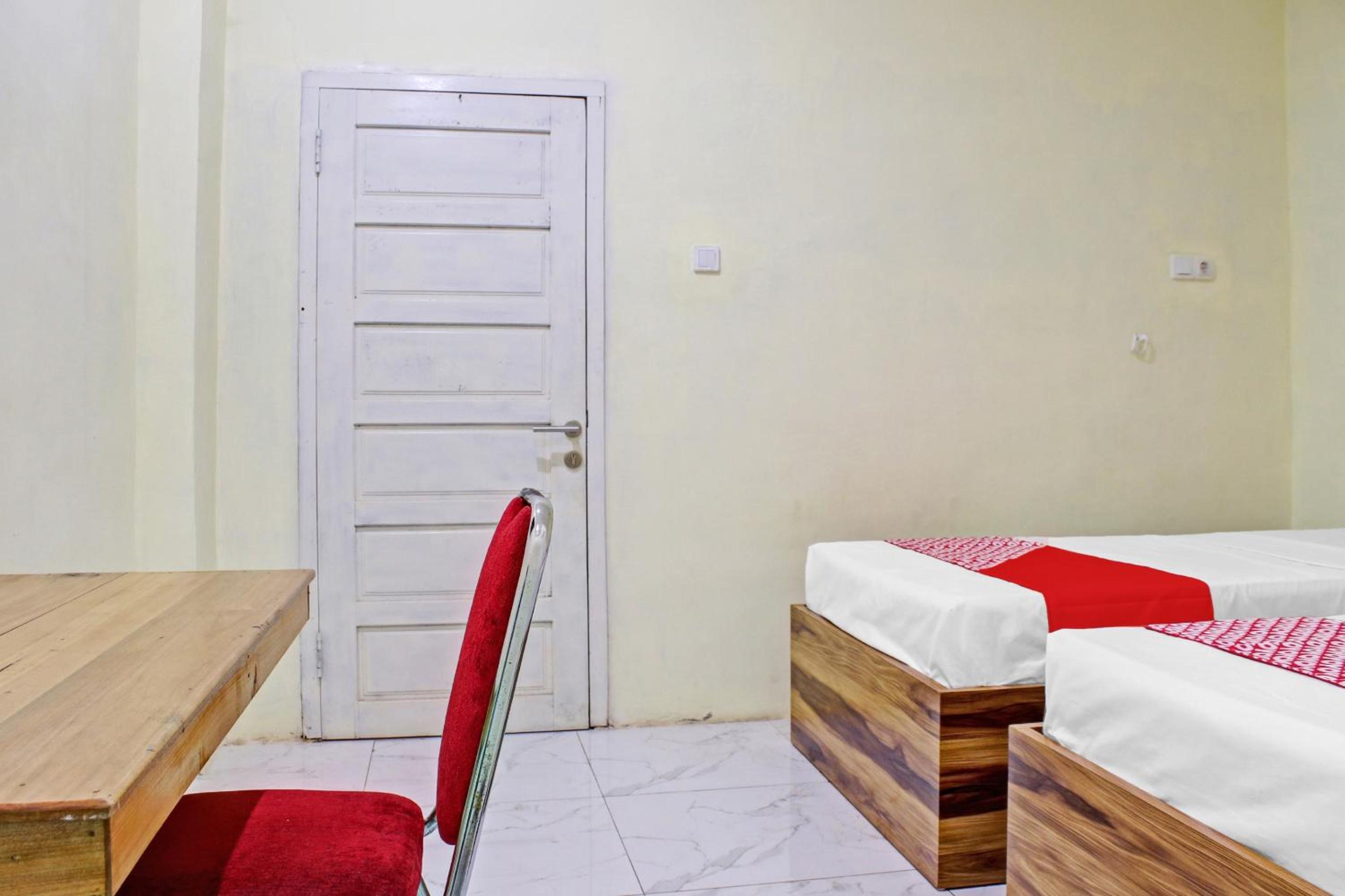 Standard Twin Room - Photo 4