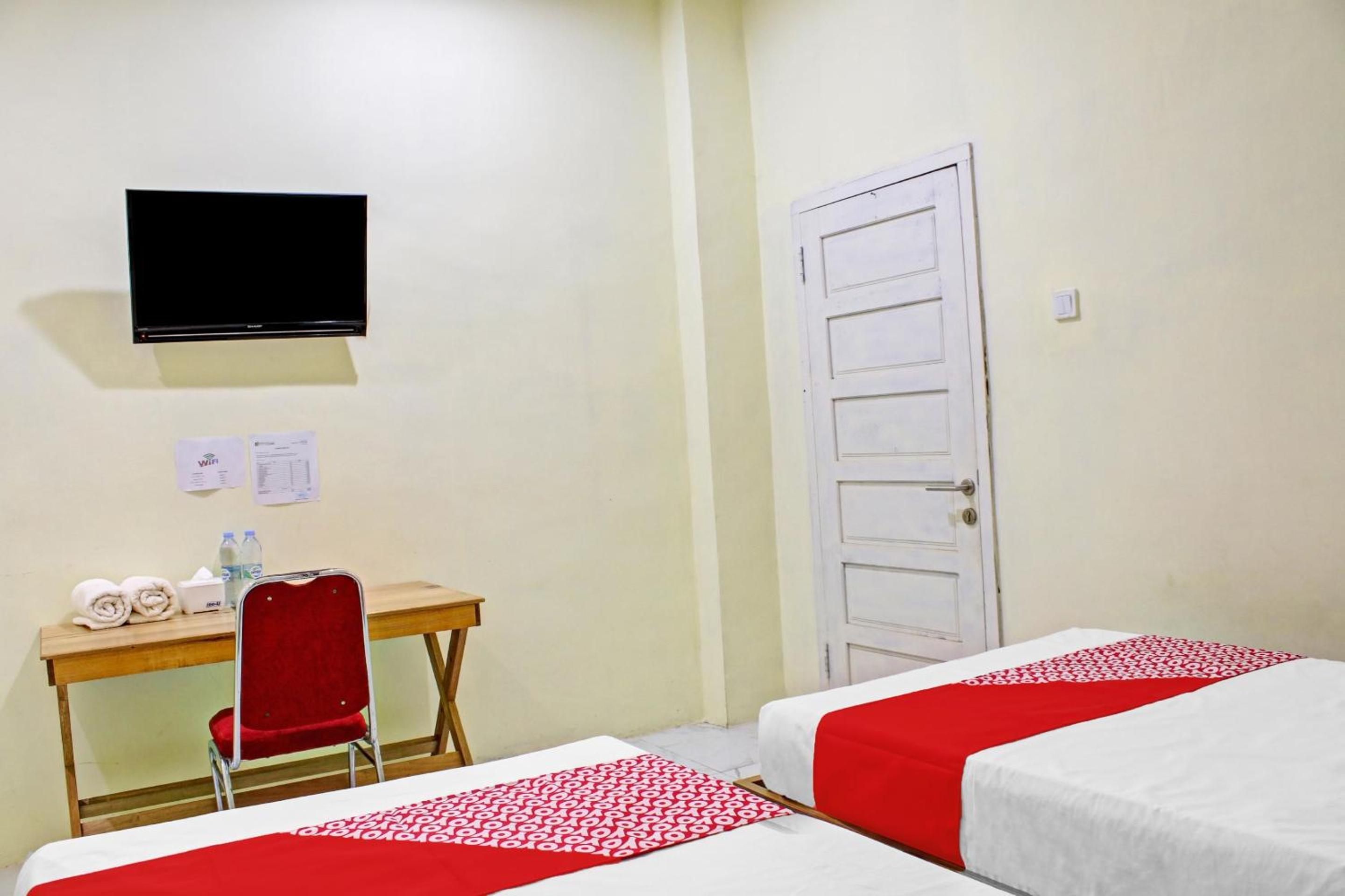 Standard Twin Room - Photo 6