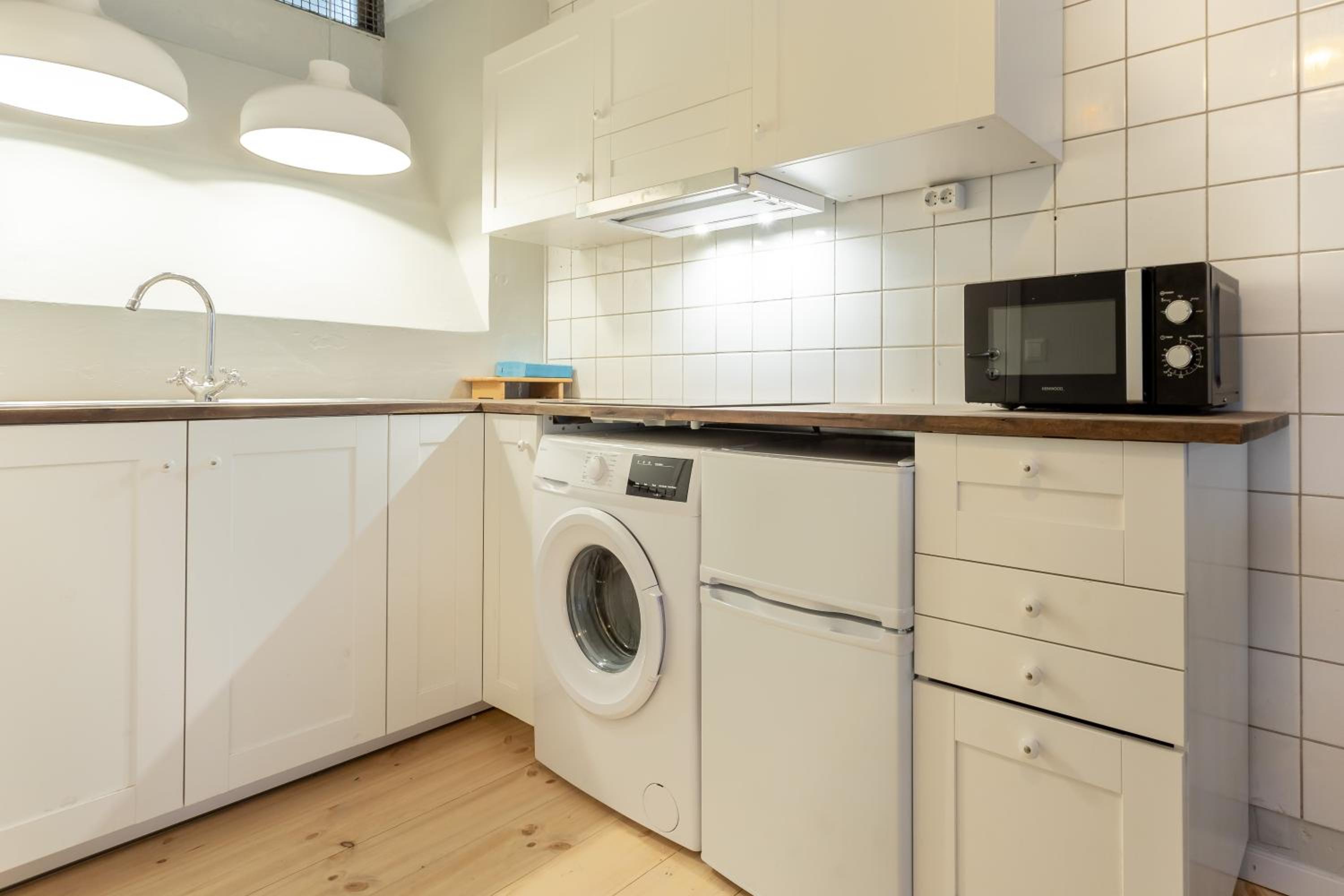Studio Apartment thumbnail 5