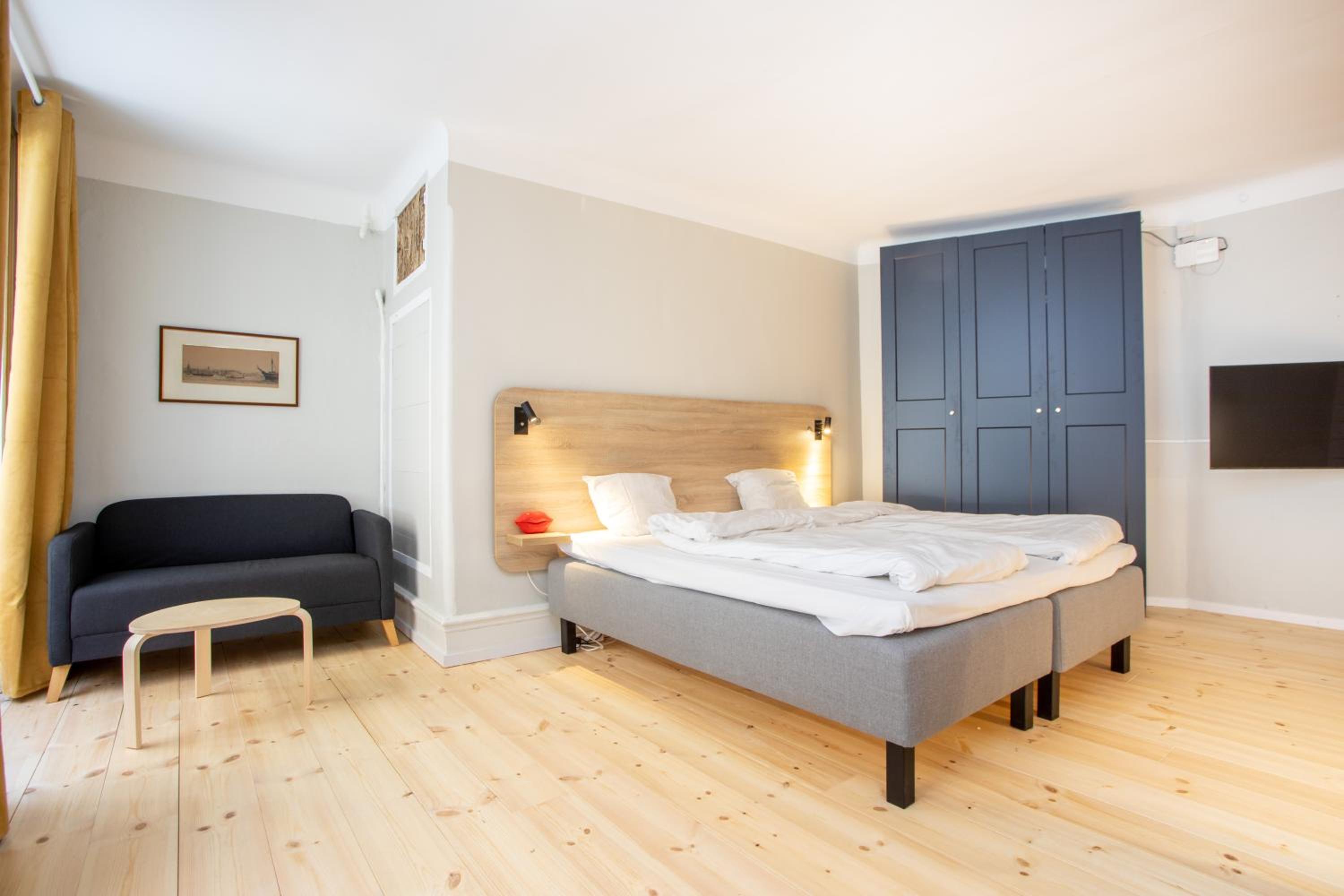 Studio Apartment