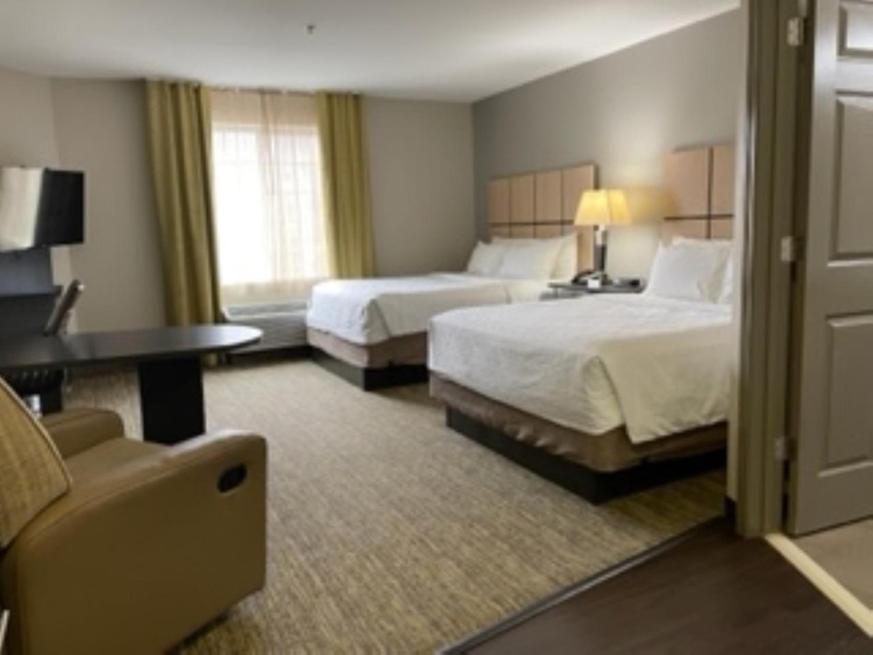 Studio Suite with Two Queen Beds - Photo 3