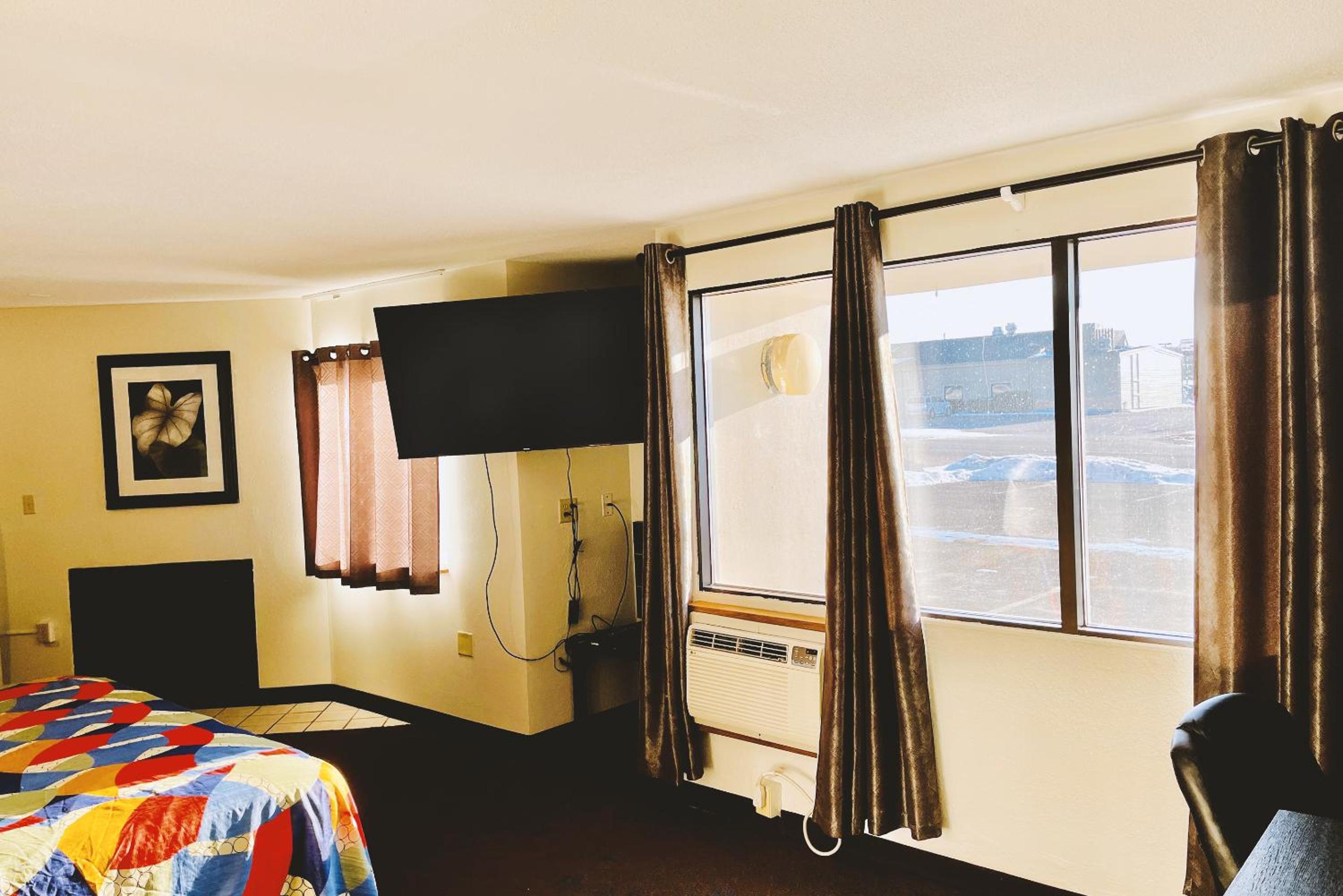 King Suite with Spa Bath Non-Smoking