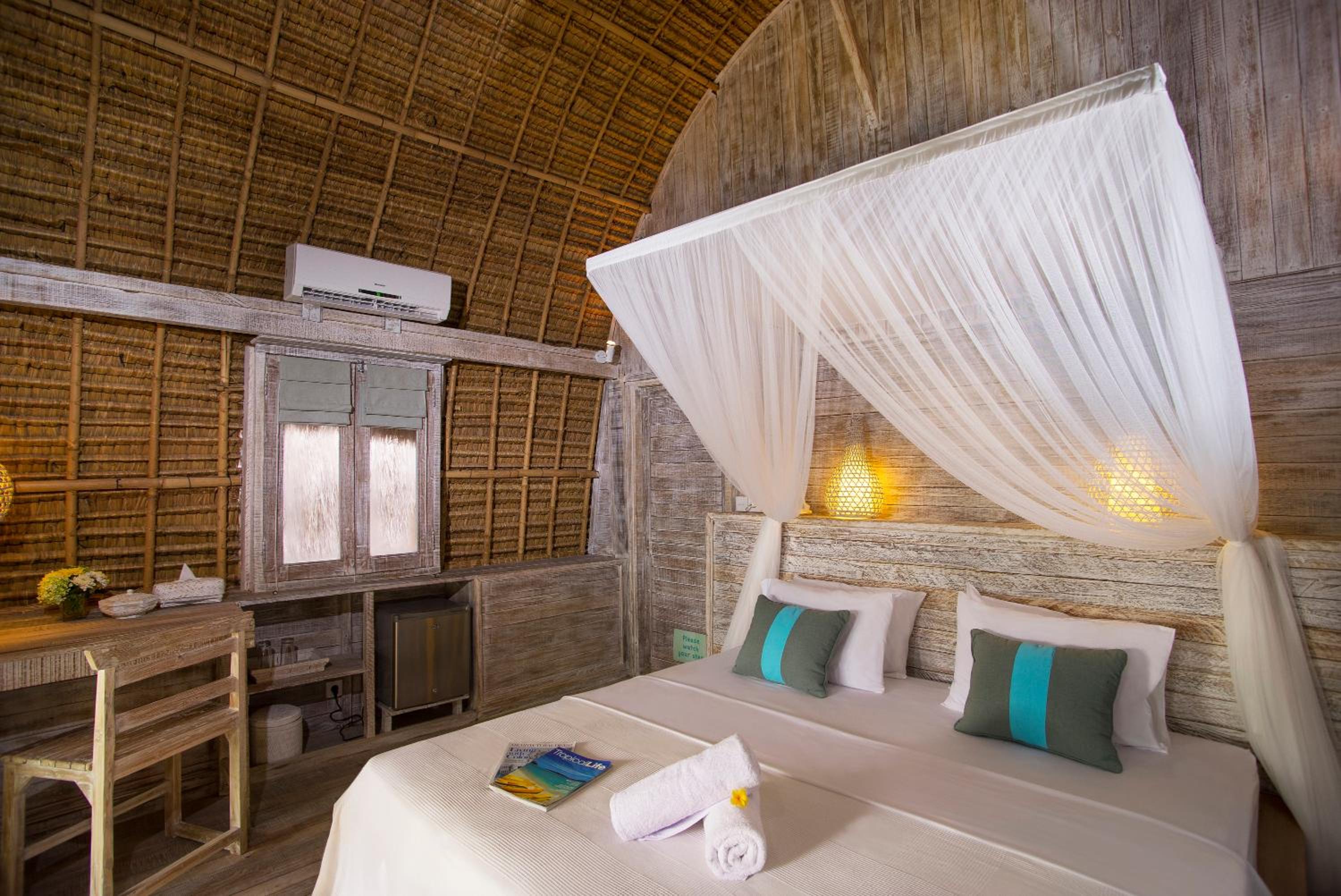 One-Bedroom Bungalow - Photo 11