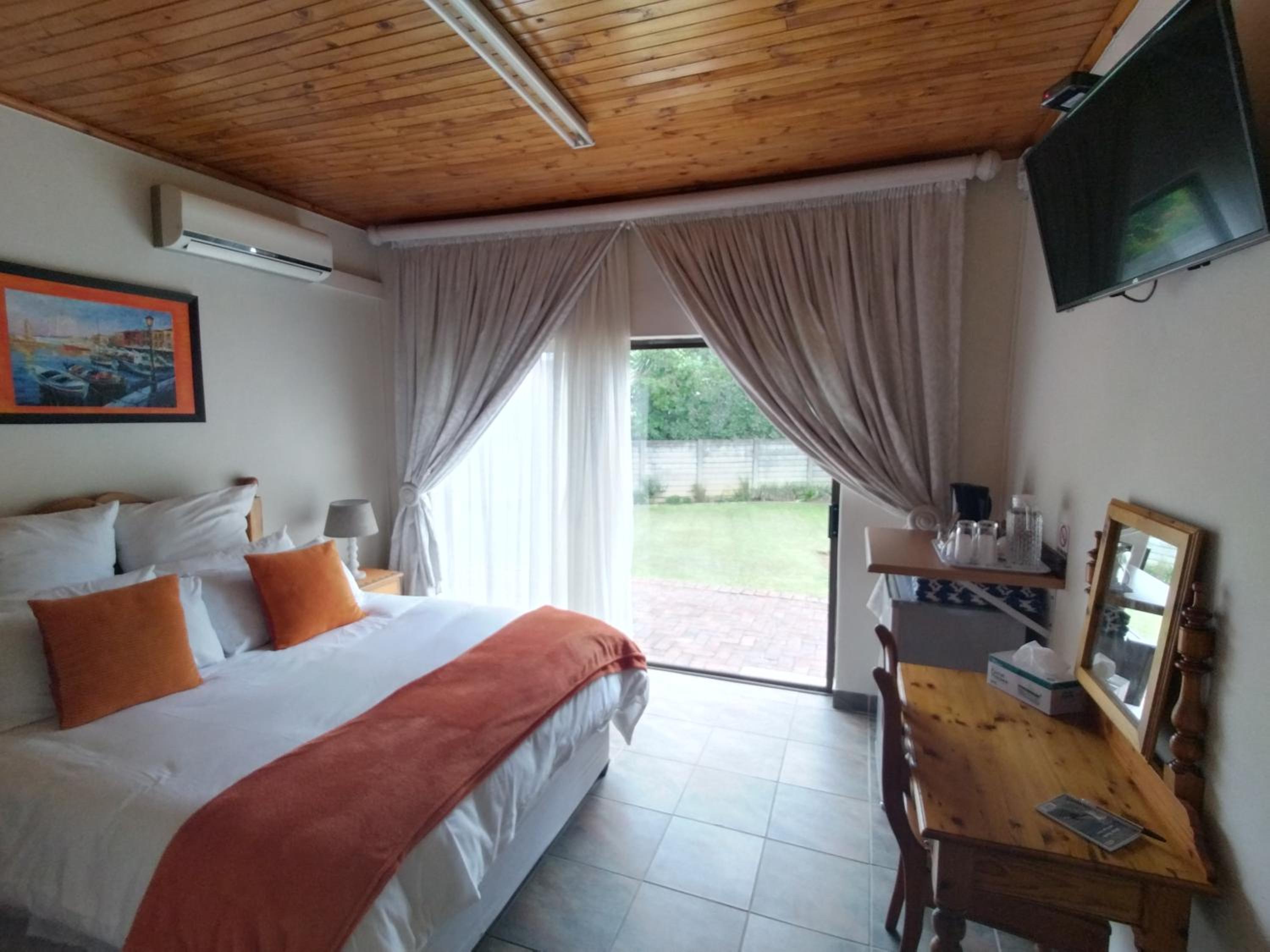 Double Room with Private External Bathroom - Photo 3