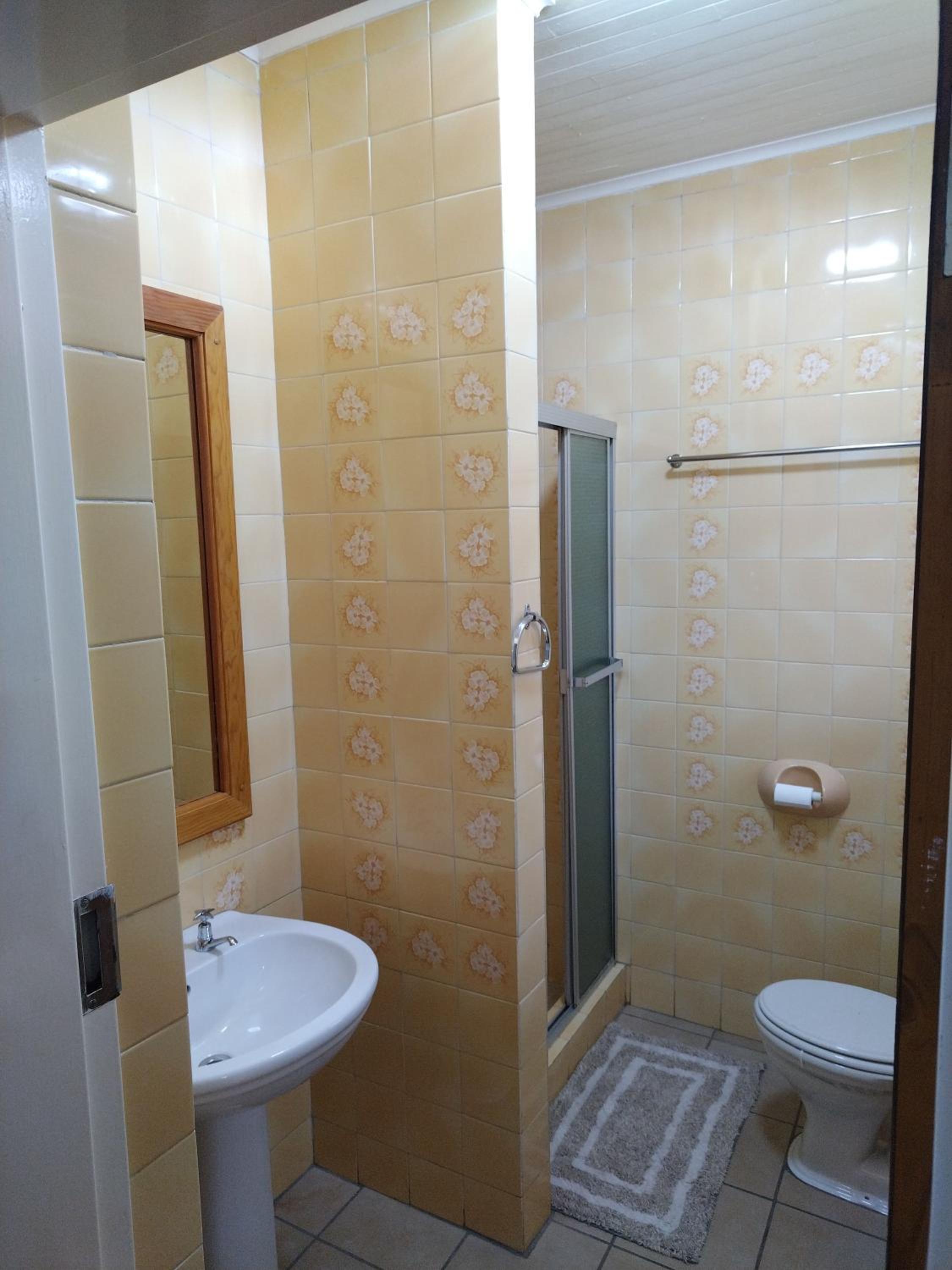 Double Room with Private External Bathroom - Photo 2