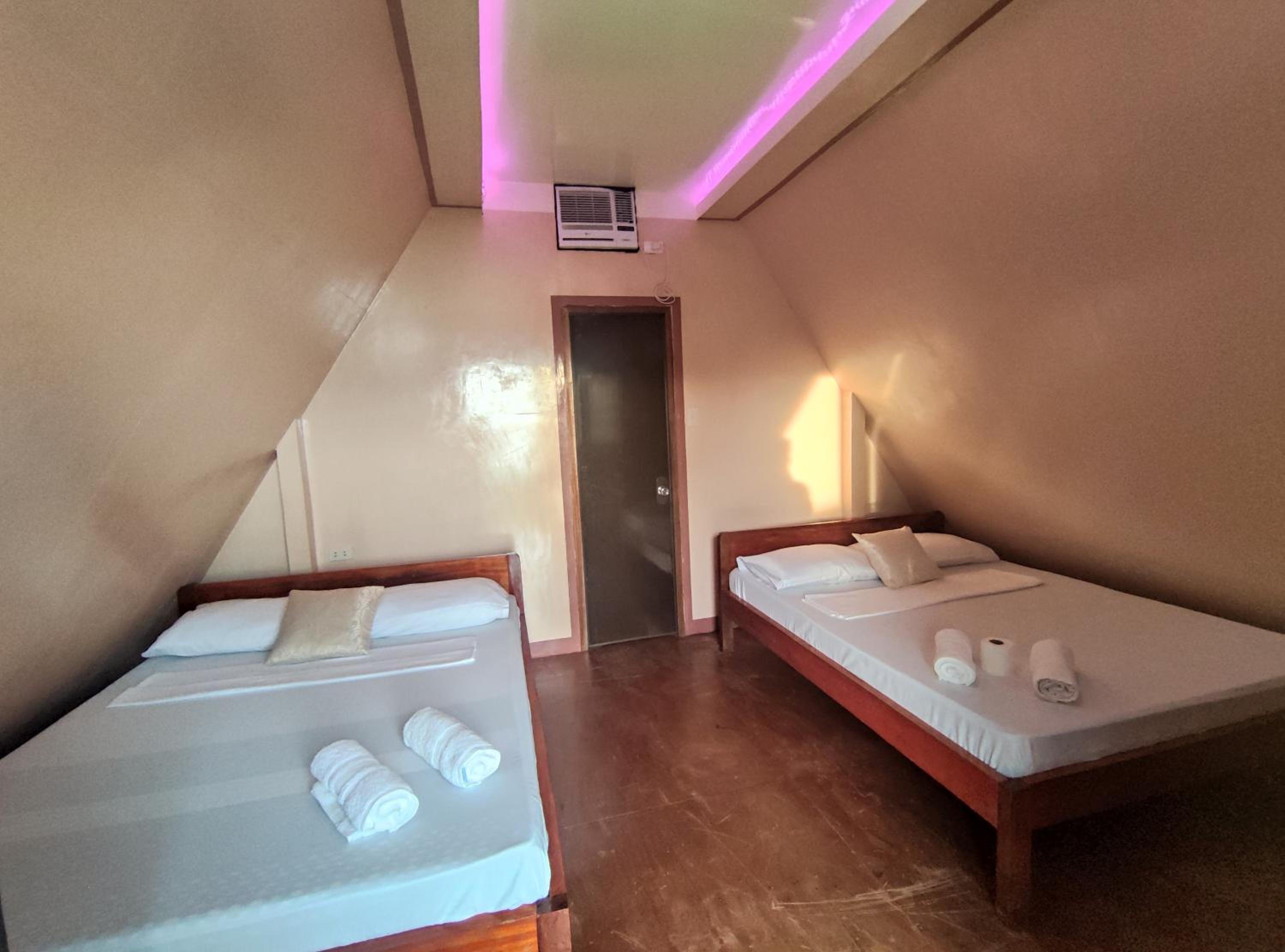 Quadruple Room with Sea View - Photo 1