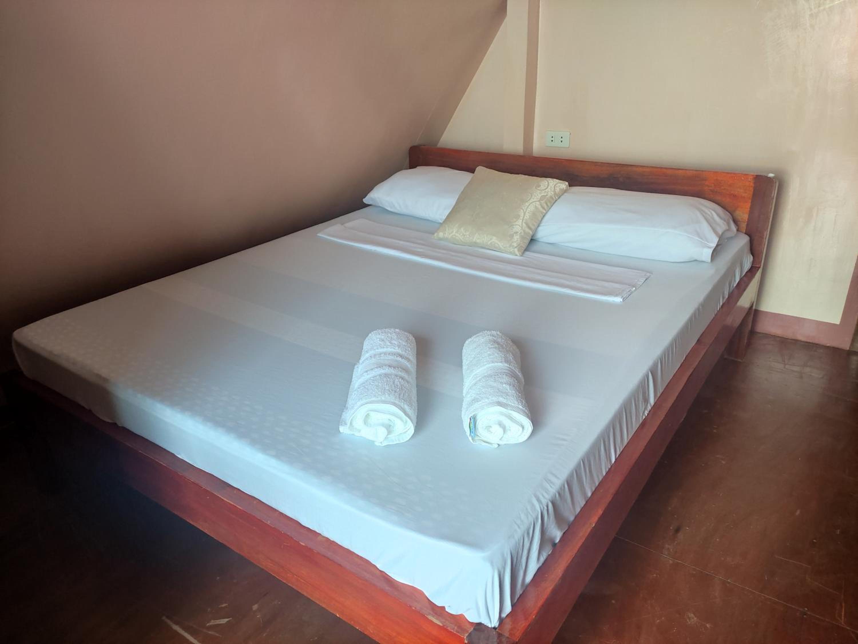 Quadruple Room with Sea View - Photo 10