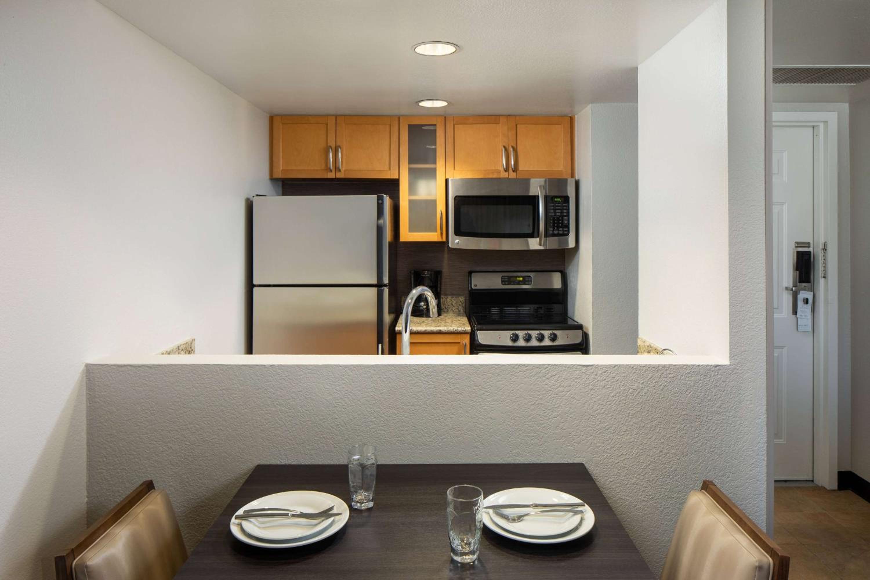 Two-Bedroom Suite - Photo 6