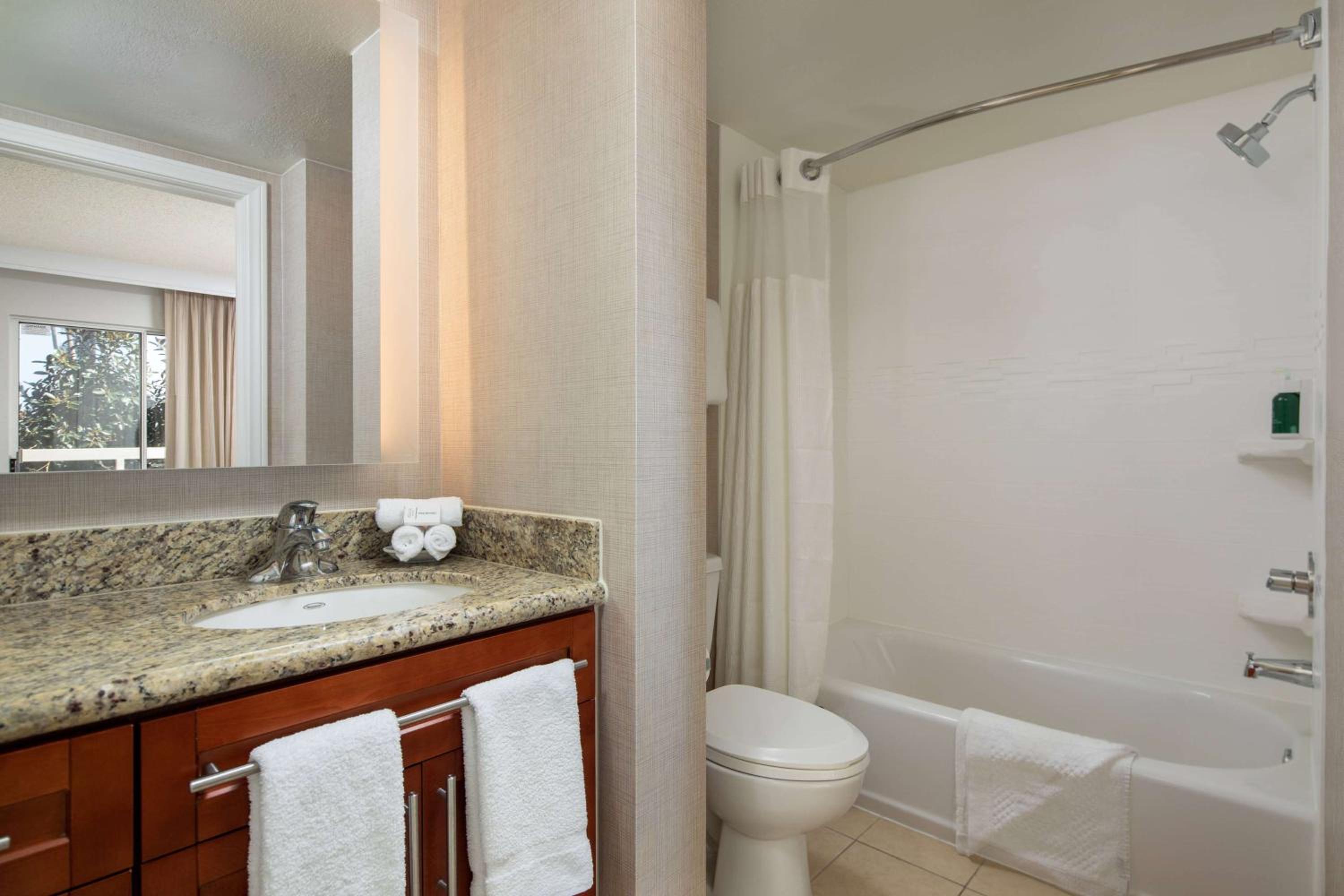 Two-Bedroom Suite - Photo 3