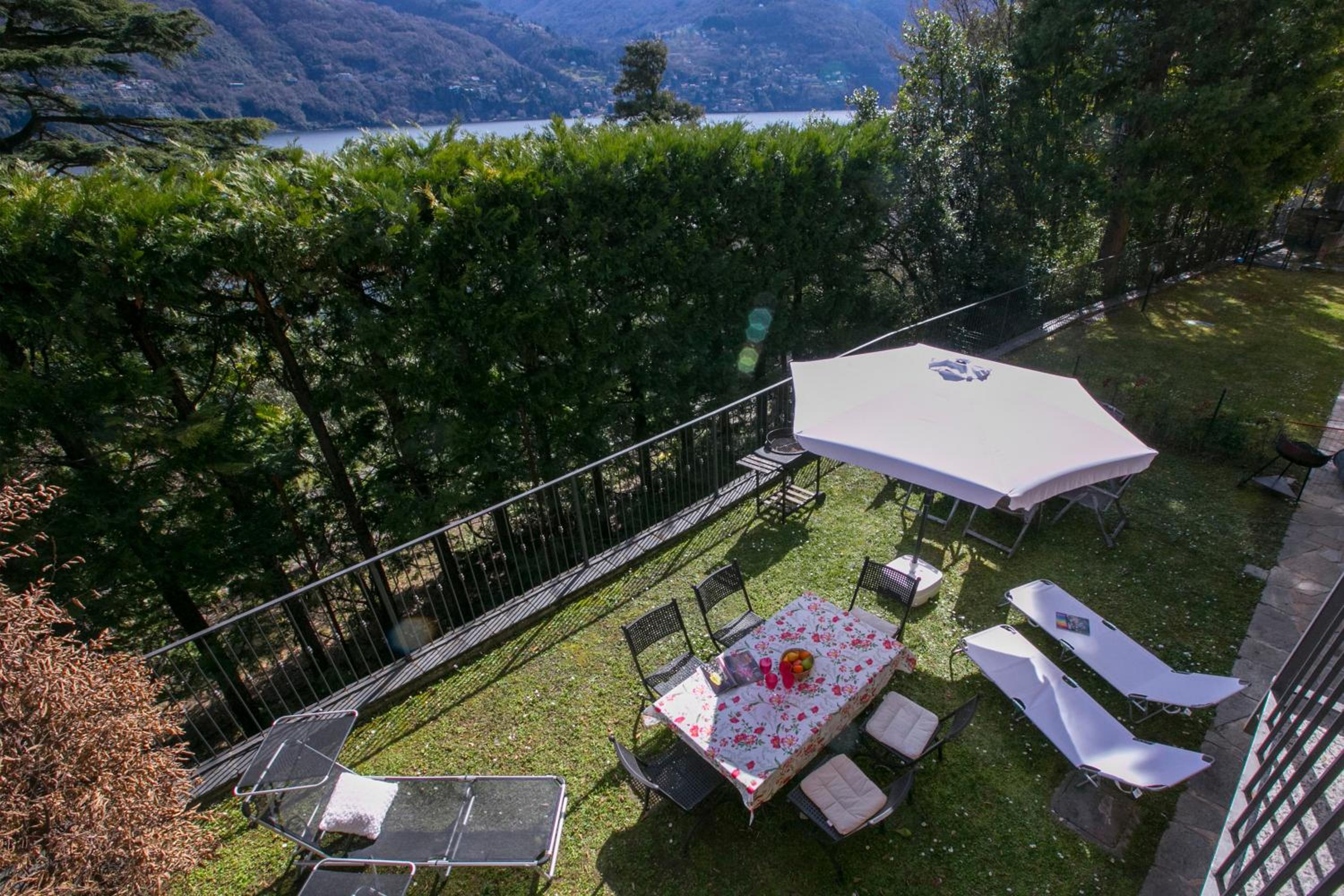 Apartment with Terrace photo 2
