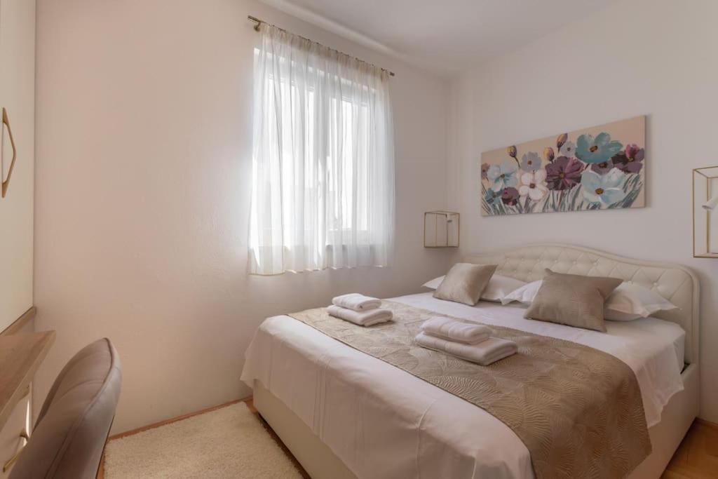 Apartment with Sea View - Photo 15