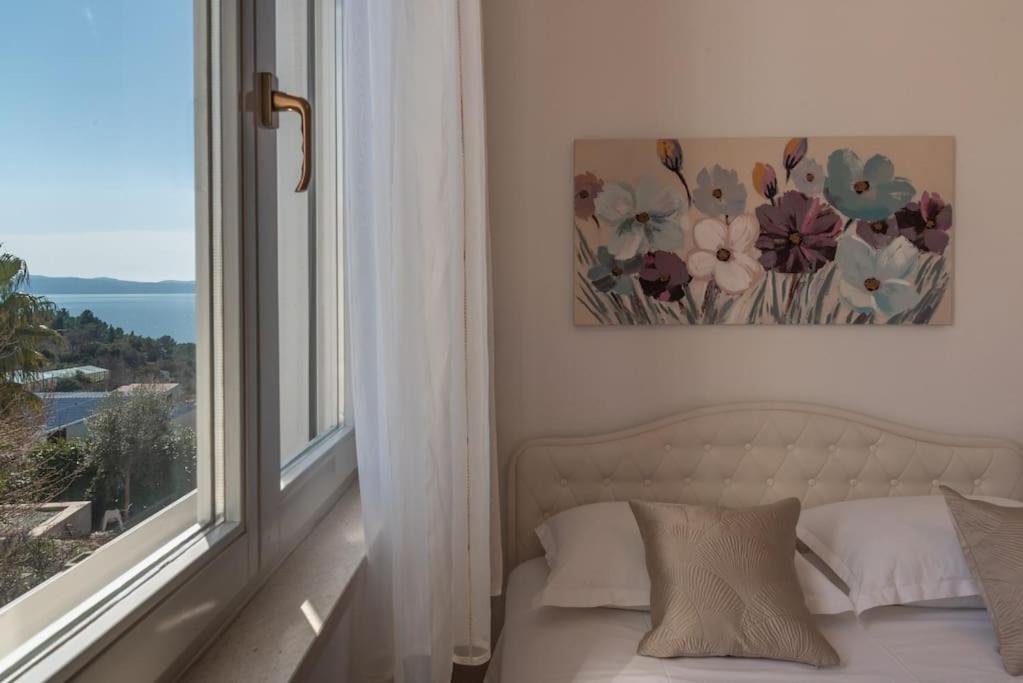 Apartment with Sea View - Photo 1