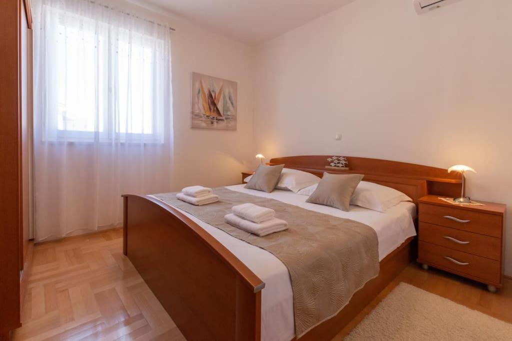 Apartment with Sea View - Photo 2
