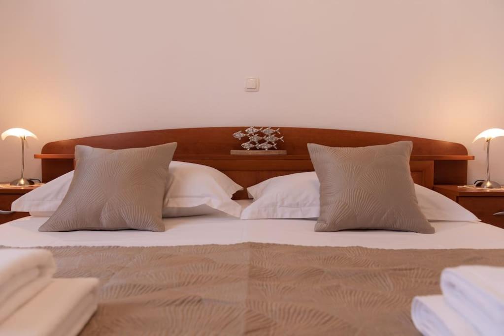Apartment with Sea View - Photo 8