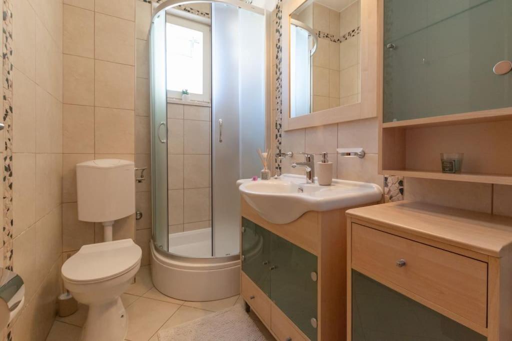 Apartment with Sea View - Photo 26
