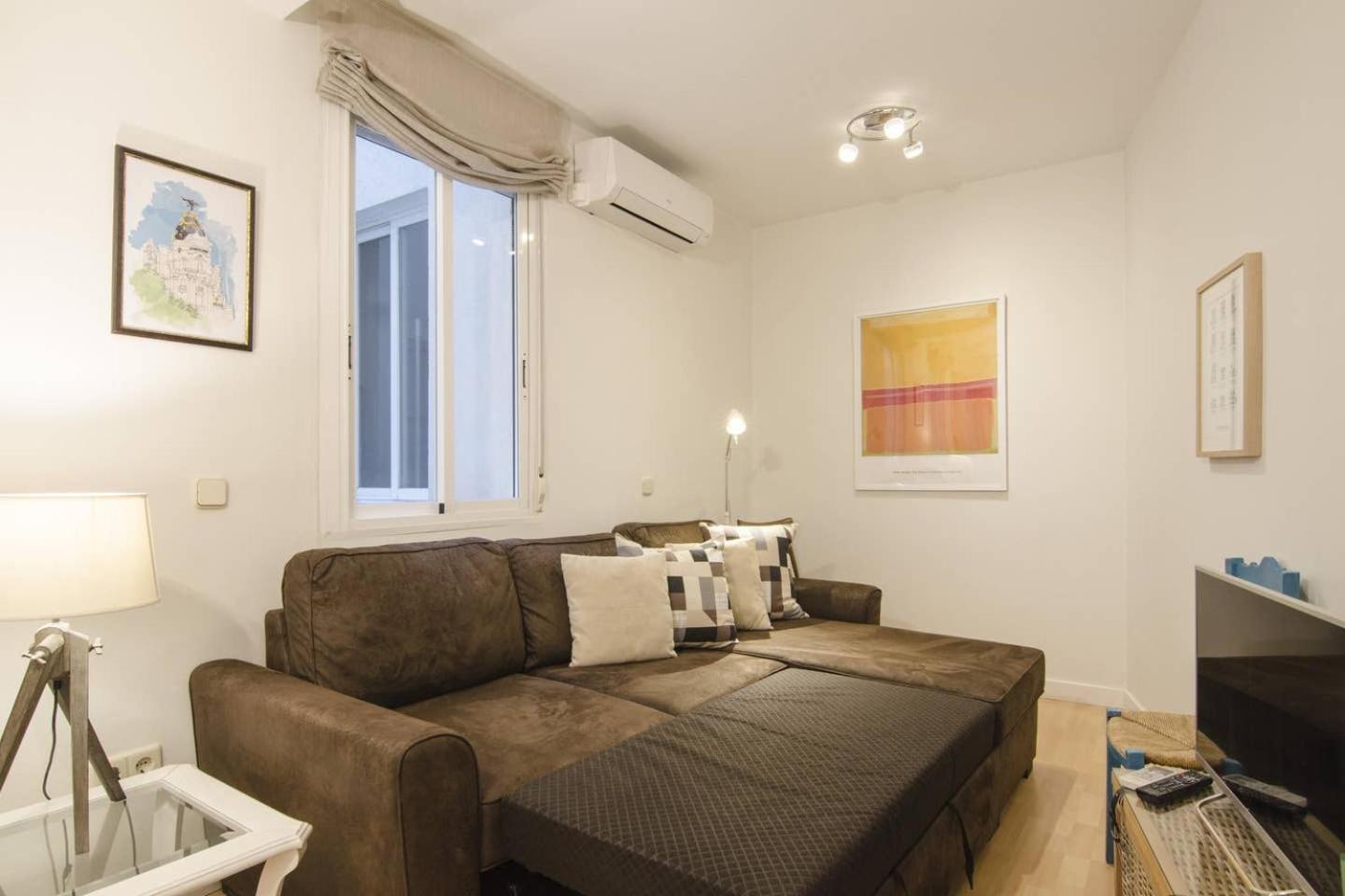 Apartment photo 2