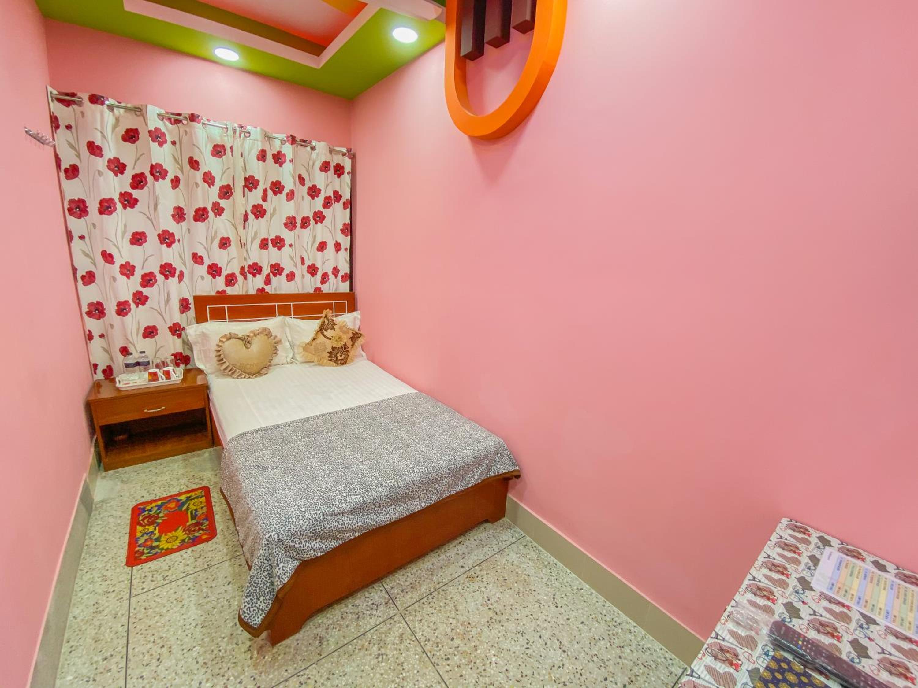 Double Room - Photo 3