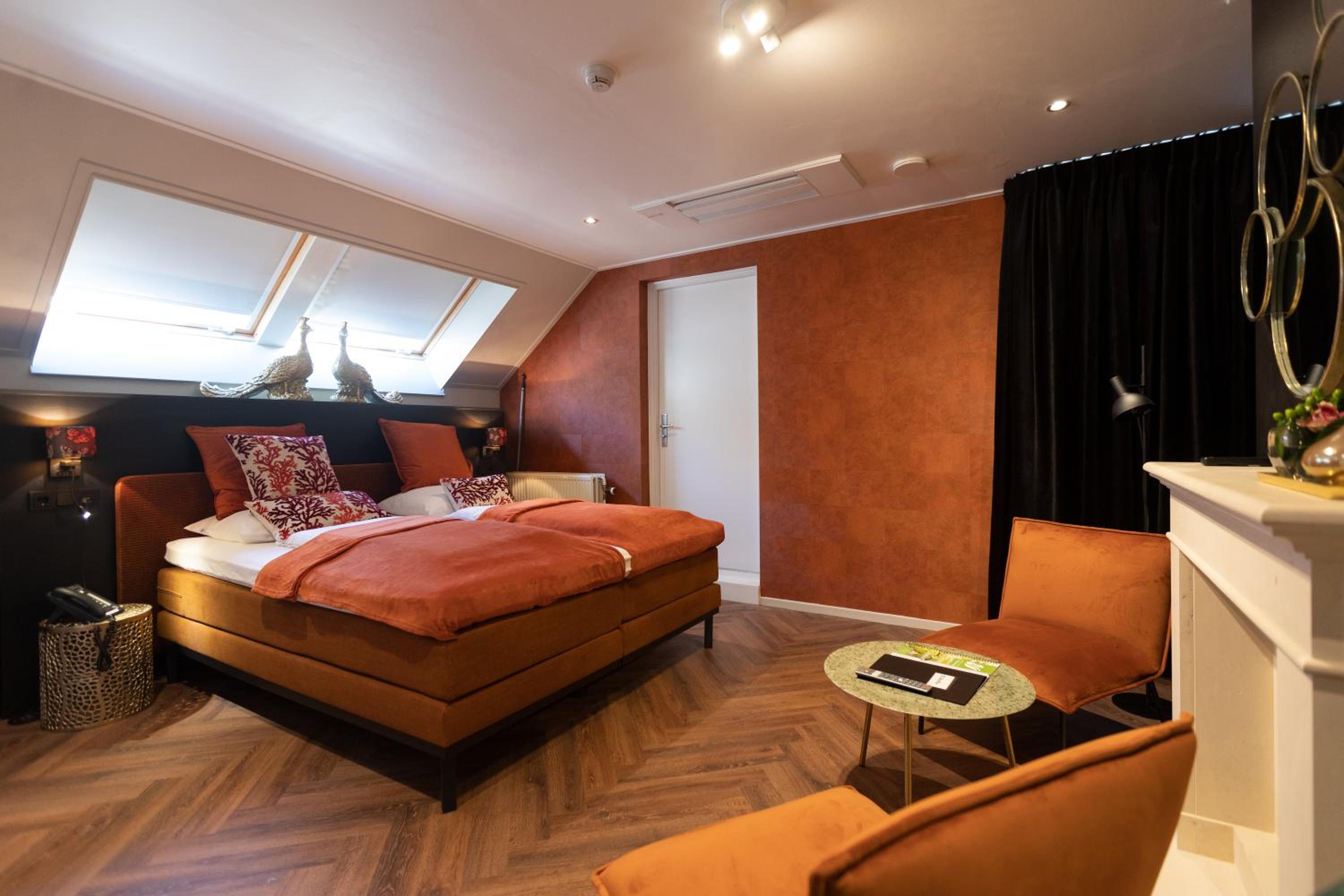 Deluxe Double Room with Shower photo 3