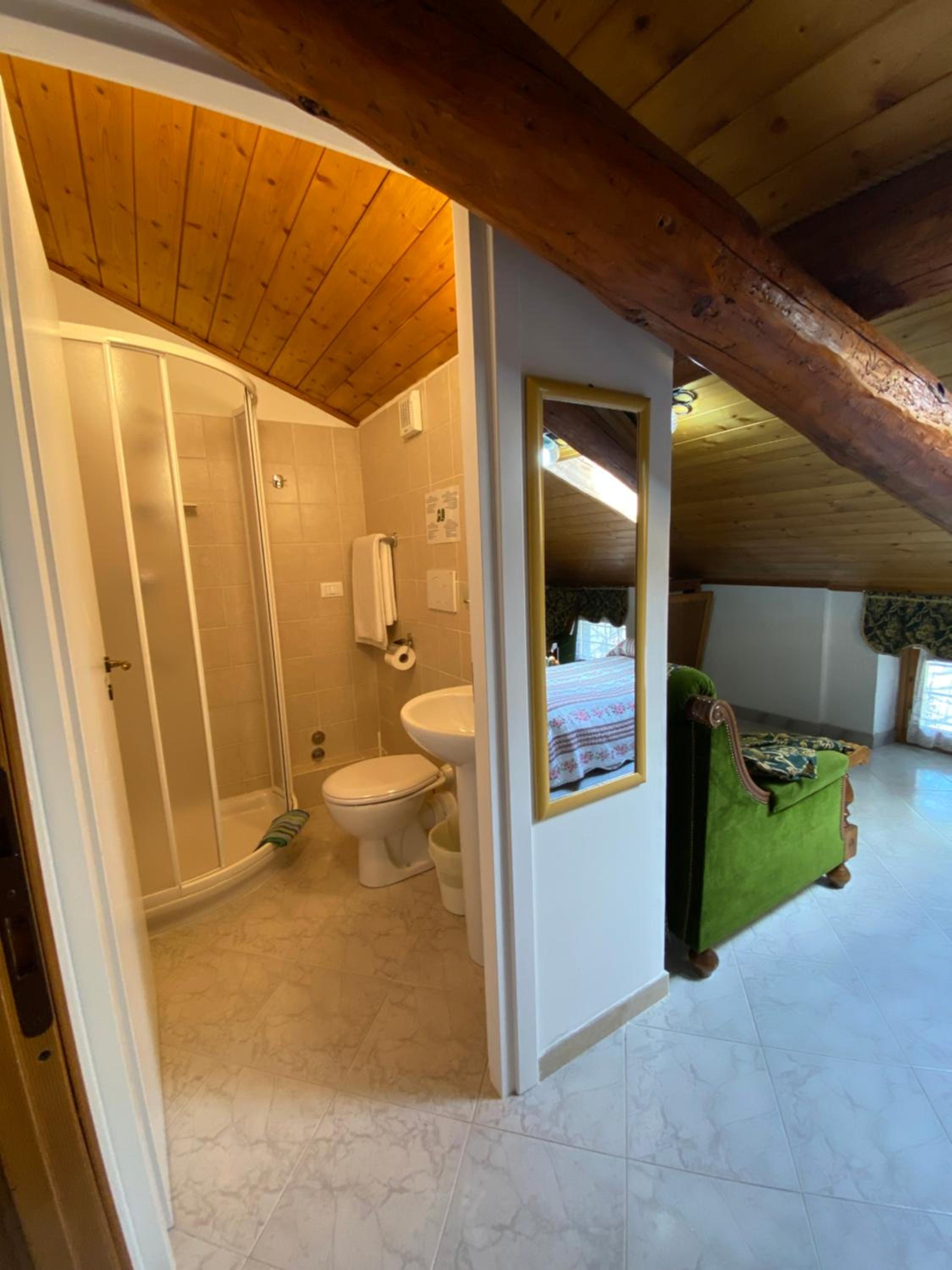 Twin Room with Bathroom photo 3