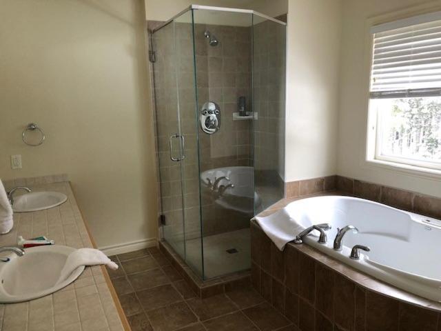 King Room with Spa Bath photo 2