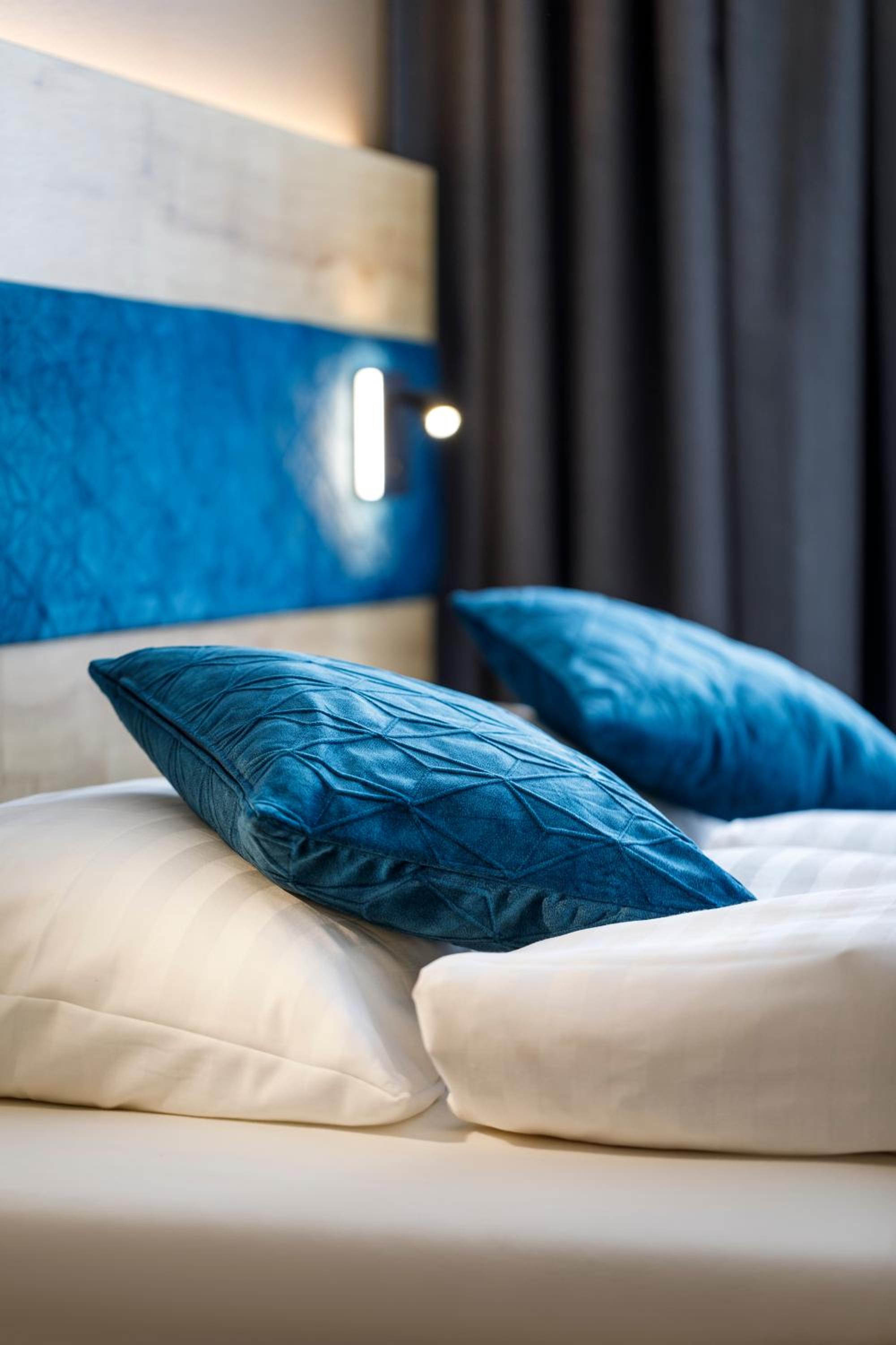 Superior Double or Twin Room thumbnail 5