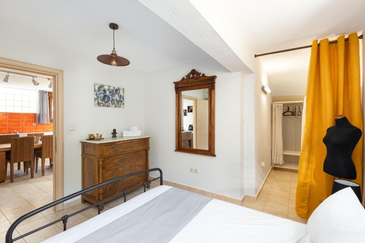 Villa photo 2