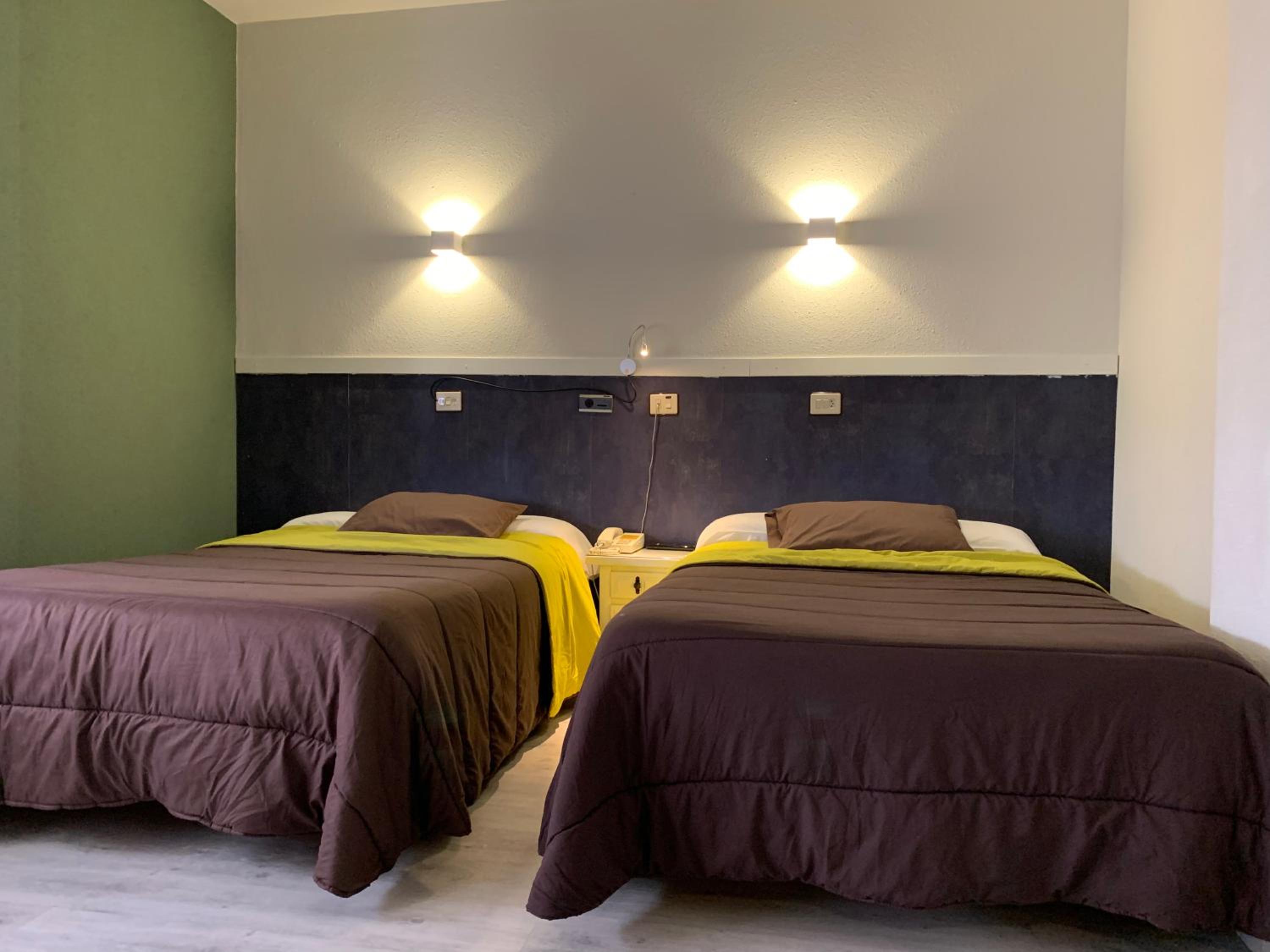 Twin Room - Photo 27