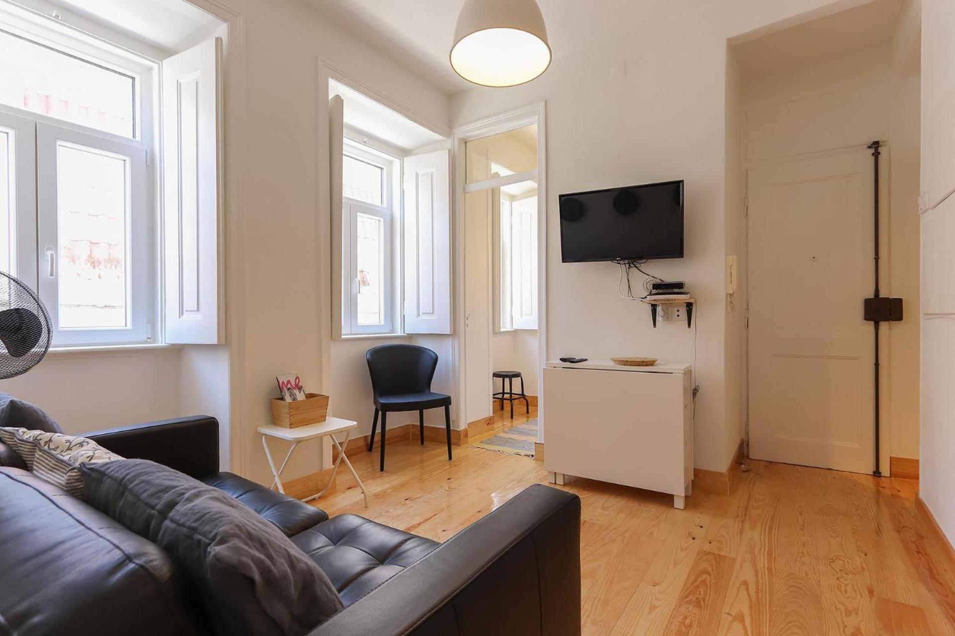 Three-Bedroom Apartment photo 2