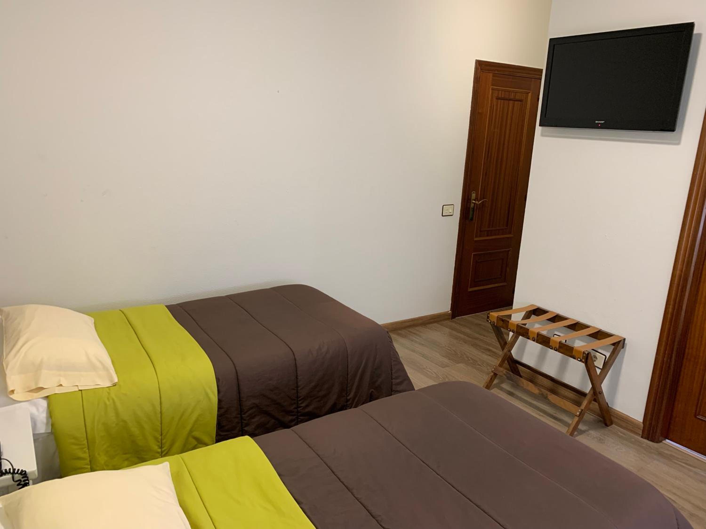 Twin Room - Photo 45