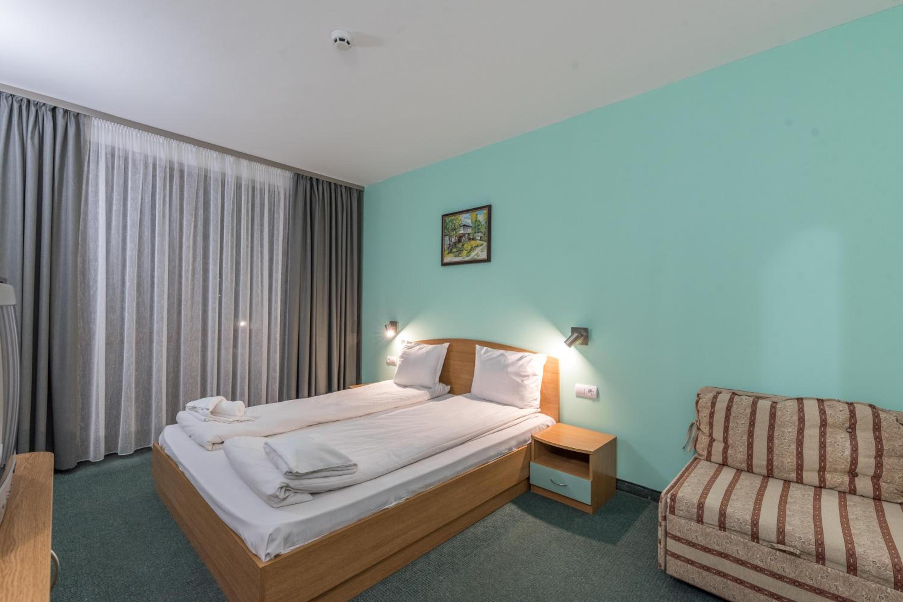 Double Room - Photo 2
