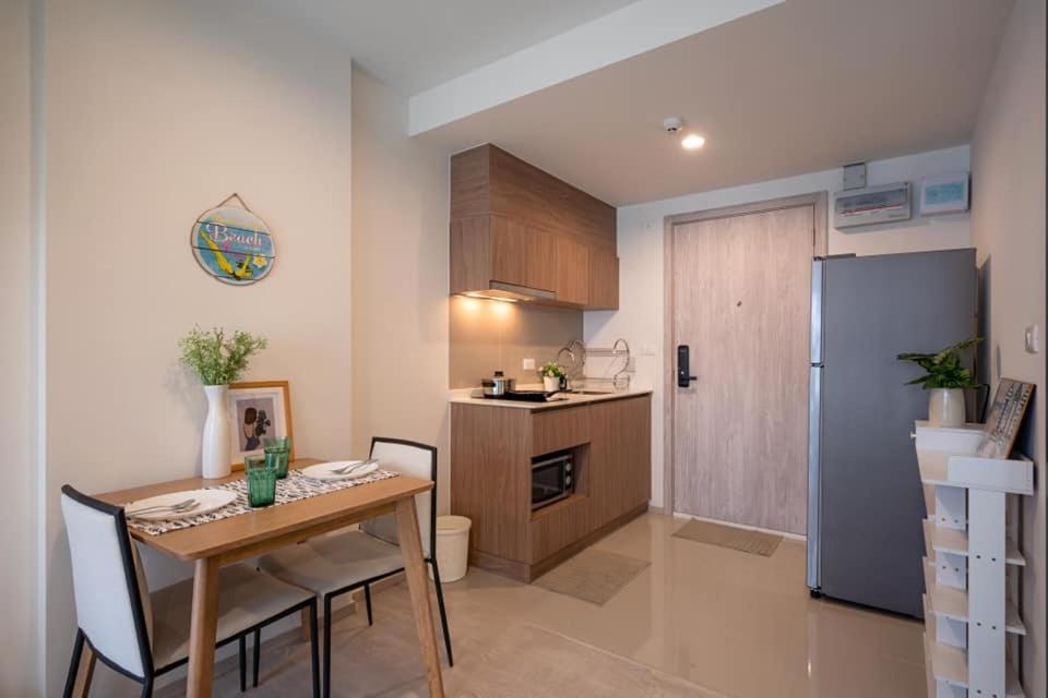 One-Bedroom Apartment - Photo 5
