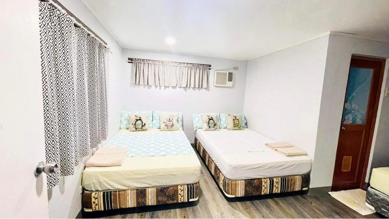 One-Bedroom House - Photo 32